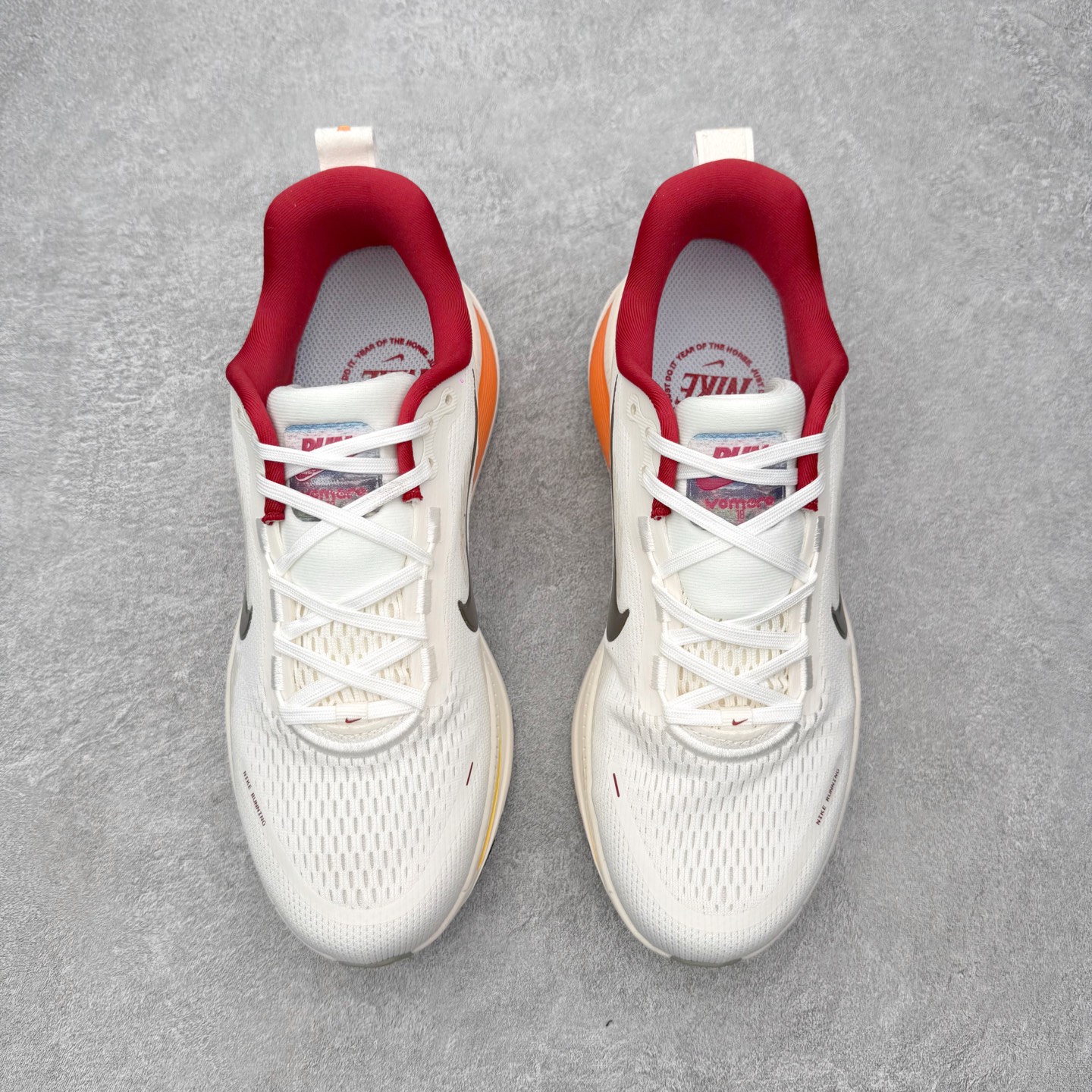 ＃QD纯原 Nike Air Zoom Vomero 18 Sail Bright Crimson La