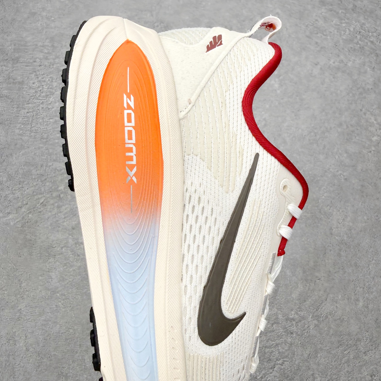 ＃QD纯原 Nike Air Zoom Vomero 18 Sail Bright Crimson La