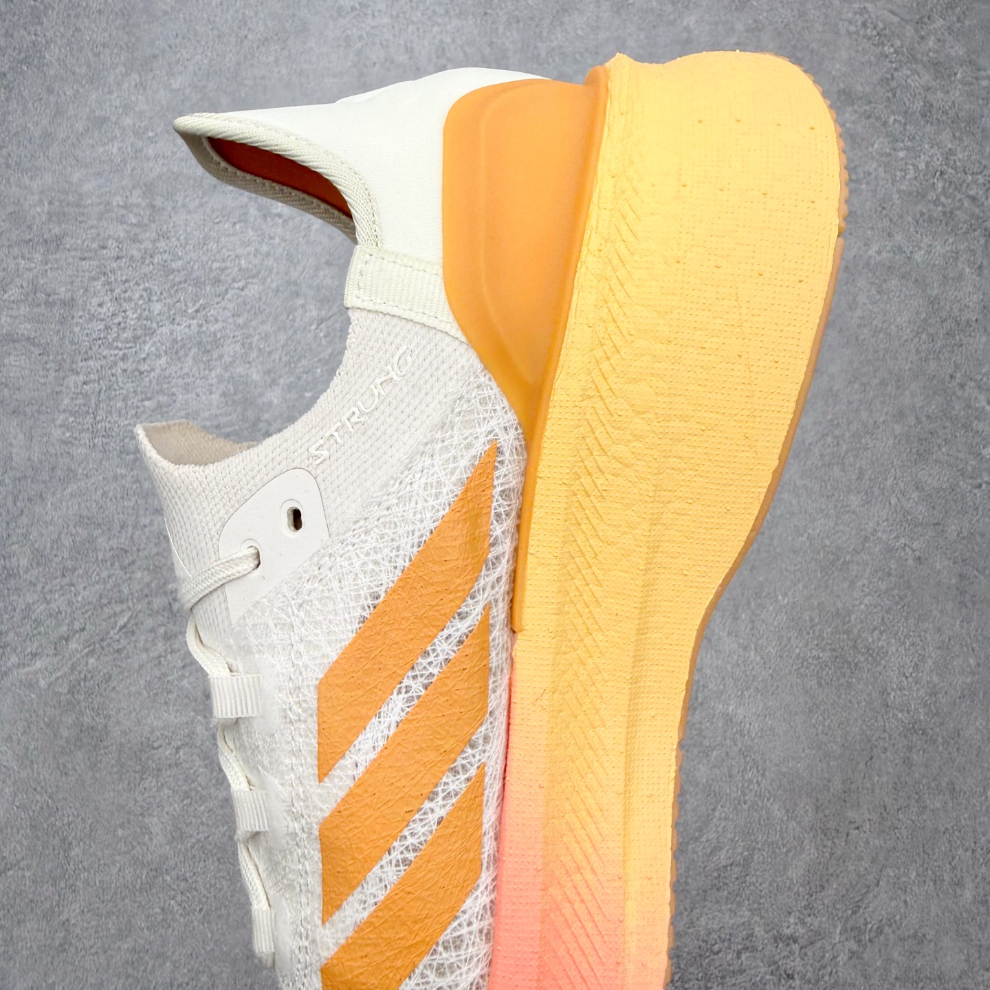 adidas Ultraboost 5 STRUNG Off White Flash Orange Se