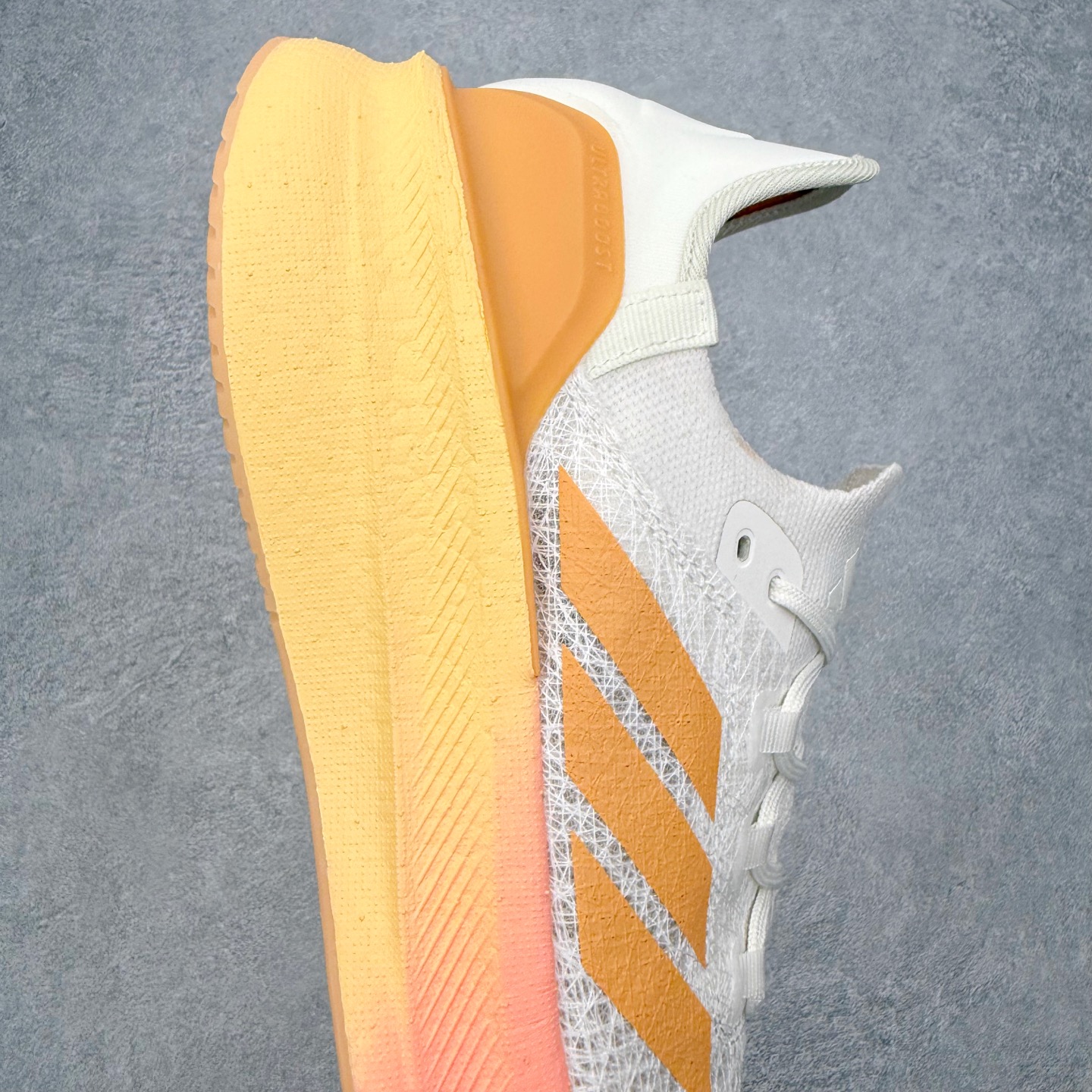 adidas Ultraboost 5 STRUNG Off White Flash Orange Se