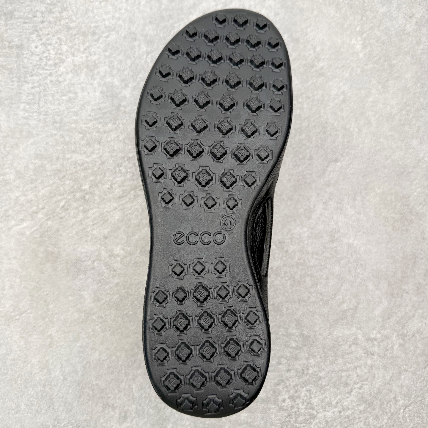ecco爱步 Golf Biom Hybrid 皮革舒适简约耐磨低帮生活休闲鞋 ECCO以三大核心特征为