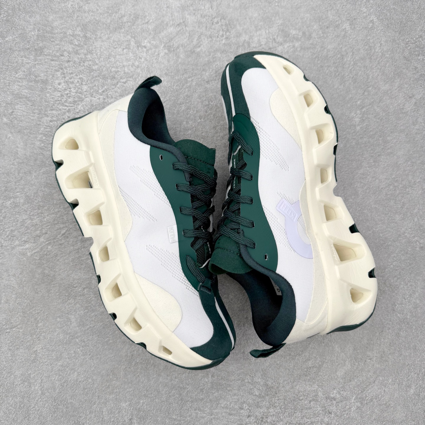 On x KITH K-Tech 1 昂跑舒适贴合透气跑步鞋 四层组合大底 原数据开版 这款联名跑鞋采用
