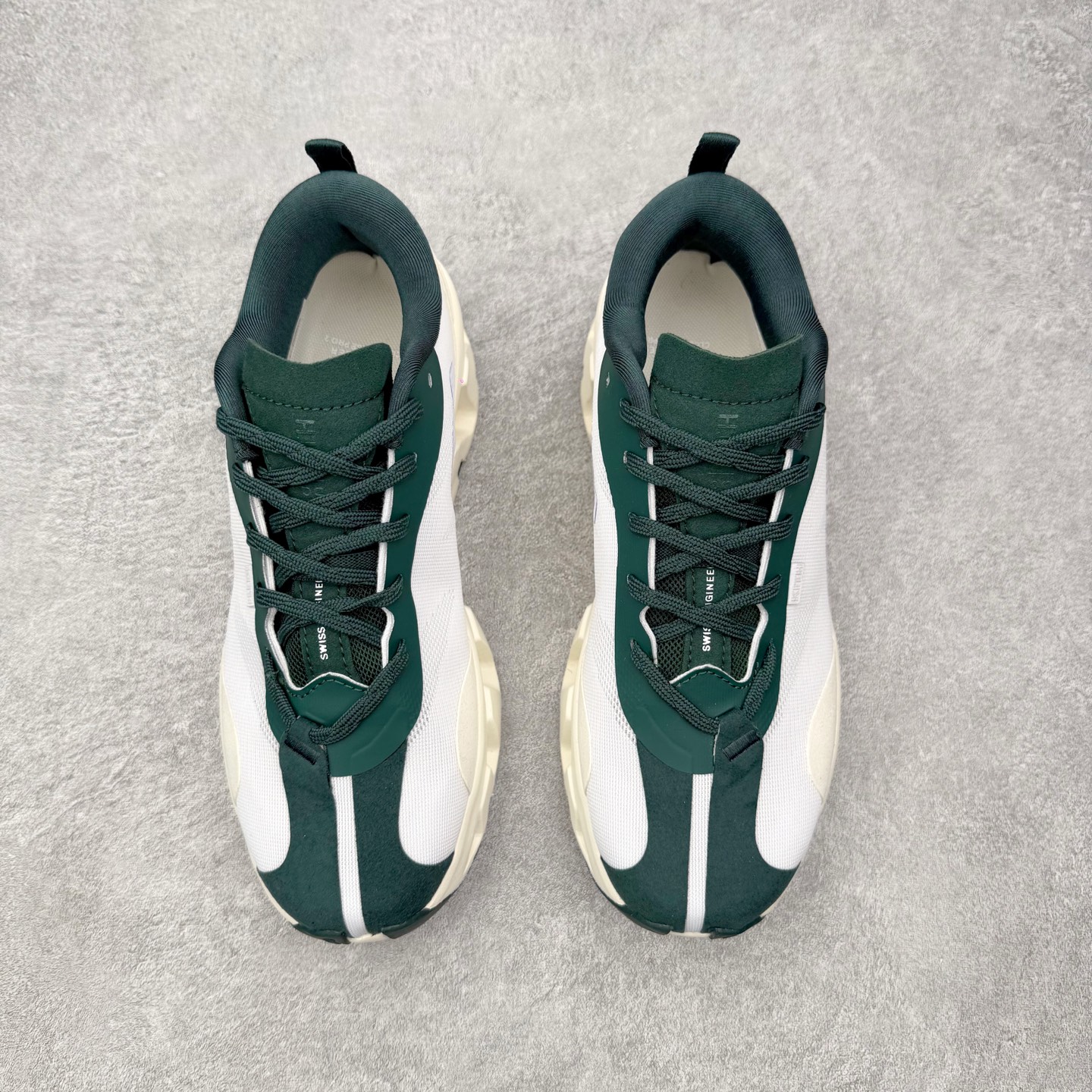On x KITH K-Tech 1 昂跑舒适贴合透气跑步鞋 四层组合大底 原数据开版 这款联名跑鞋采用