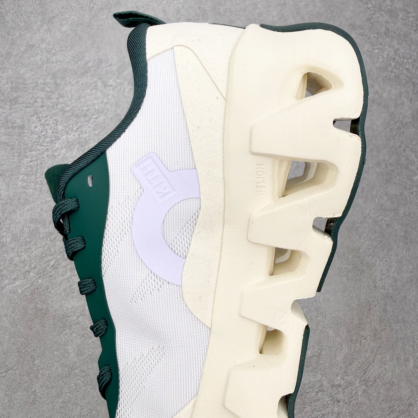 On x KITH K-Tech 1 昂跑舒适贴合透气跑步鞋 四层组合大底 原数据开版 这款联名跑鞋采用
