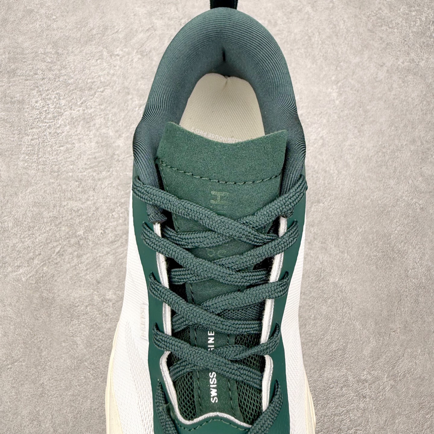On x KITH K-Tech 1 昂跑舒适贴合透气跑步鞋 四层组合大底 原数据开版 这款联名跑鞋采用
