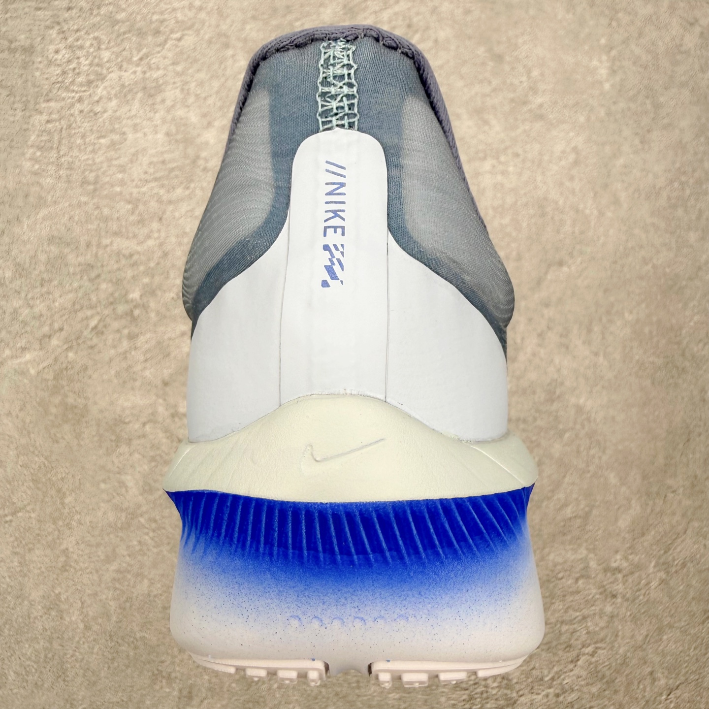 NK ZoomX Invincible Run Flyknit 6 轻量跑鞋 飞织低帮休闲运动慢跑鞋 F