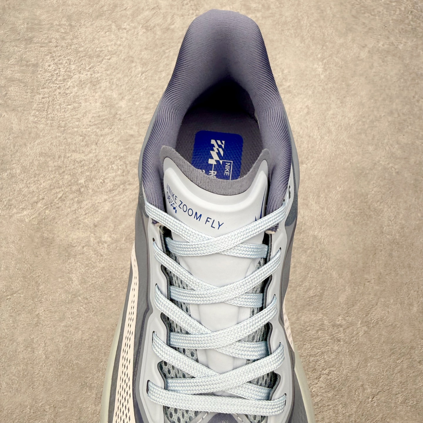 NK ZoomX Invincible Run Flyknit 6 轻量跑鞋 飞织低帮休闲运动慢跑鞋 F