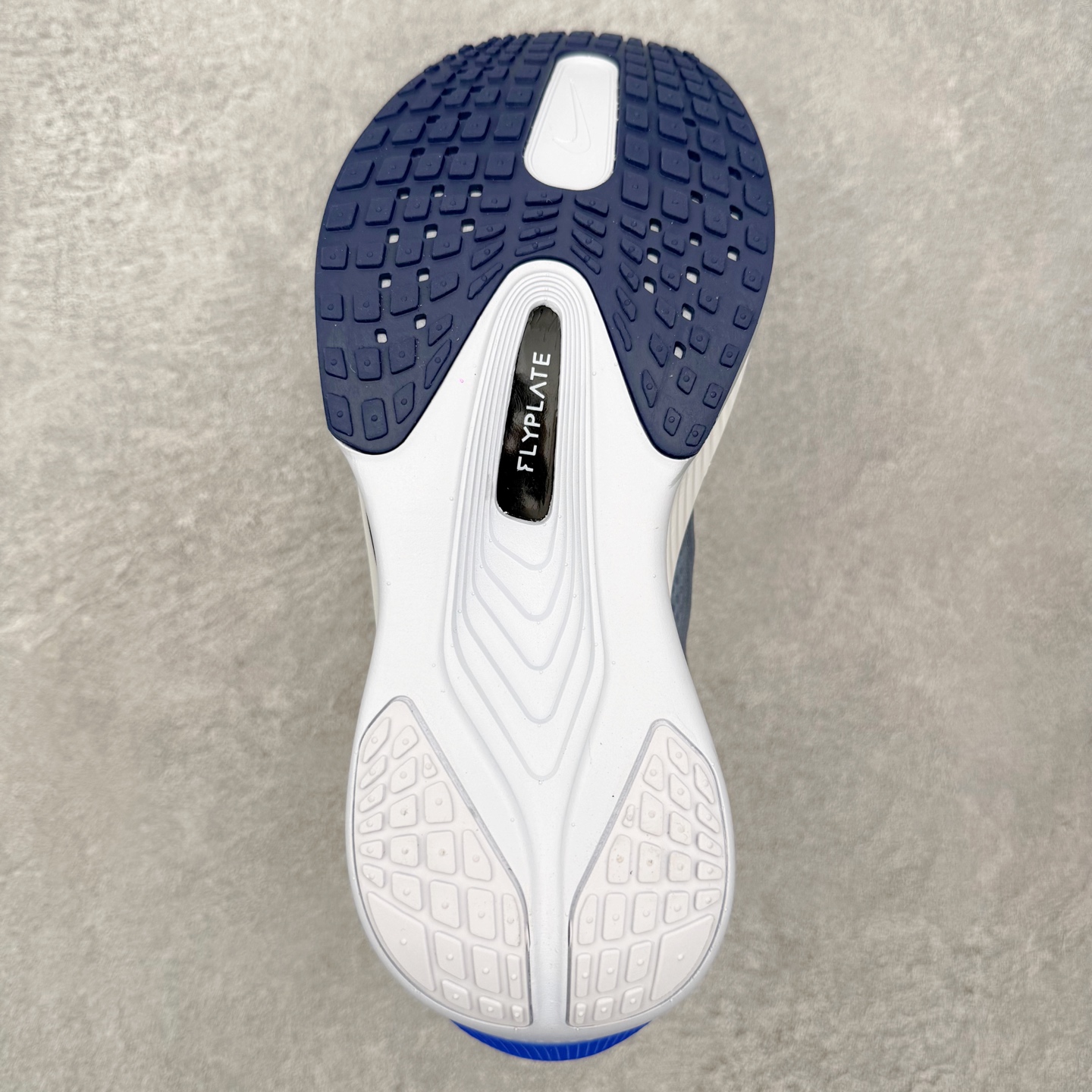 NK ZoomX Invincible Run Flyknit 6 轻量跑鞋 飞织低帮休闲运动慢跑鞋 F