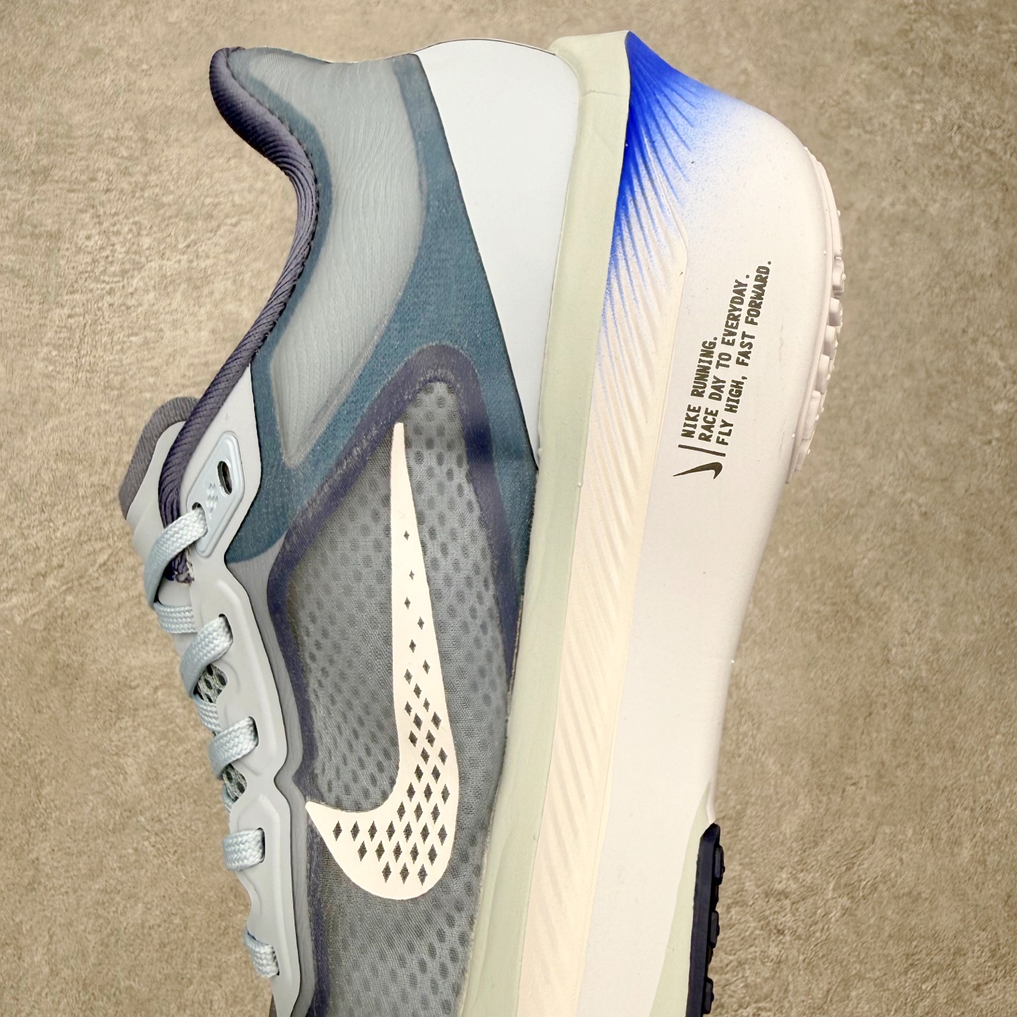 NK ZoomX Invincible Run Flyknit 6 轻量跑鞋 飞织低帮休闲运动慢跑鞋 F