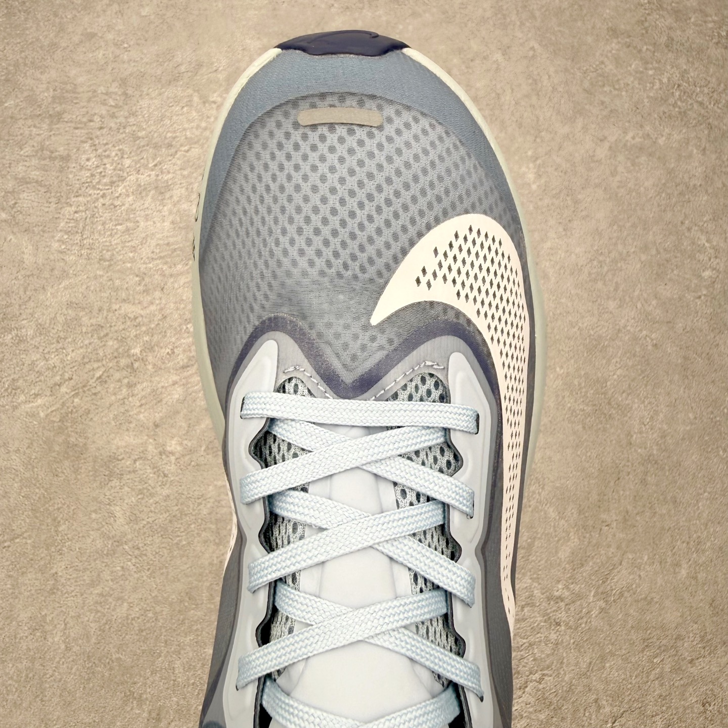 NK ZoomX Invincible Run Flyknit 6 轻量跑鞋 飞织低帮休闲运动慢跑鞋 F