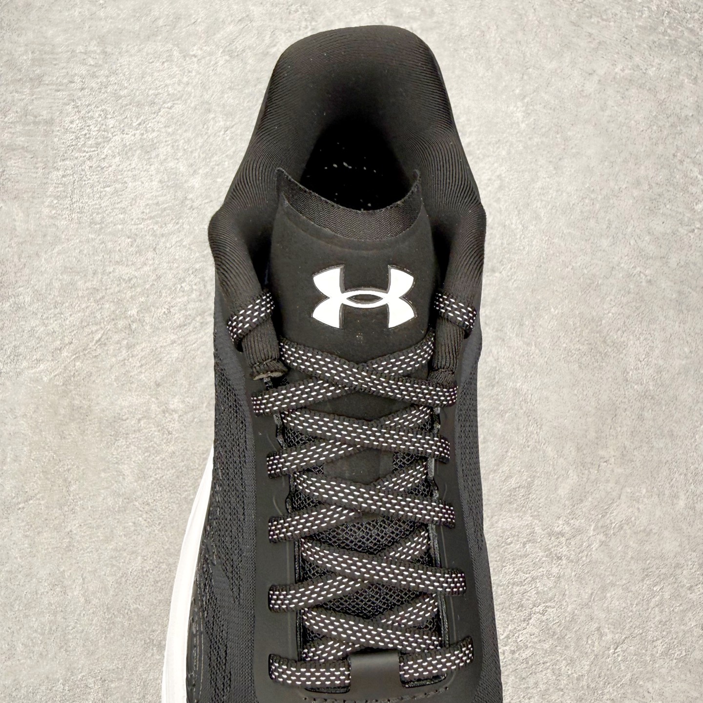 Under Armour UA安德玛户外运动舒适越野潮流耐磨防滑减震登山徒步鞋 品牌故事 Under A