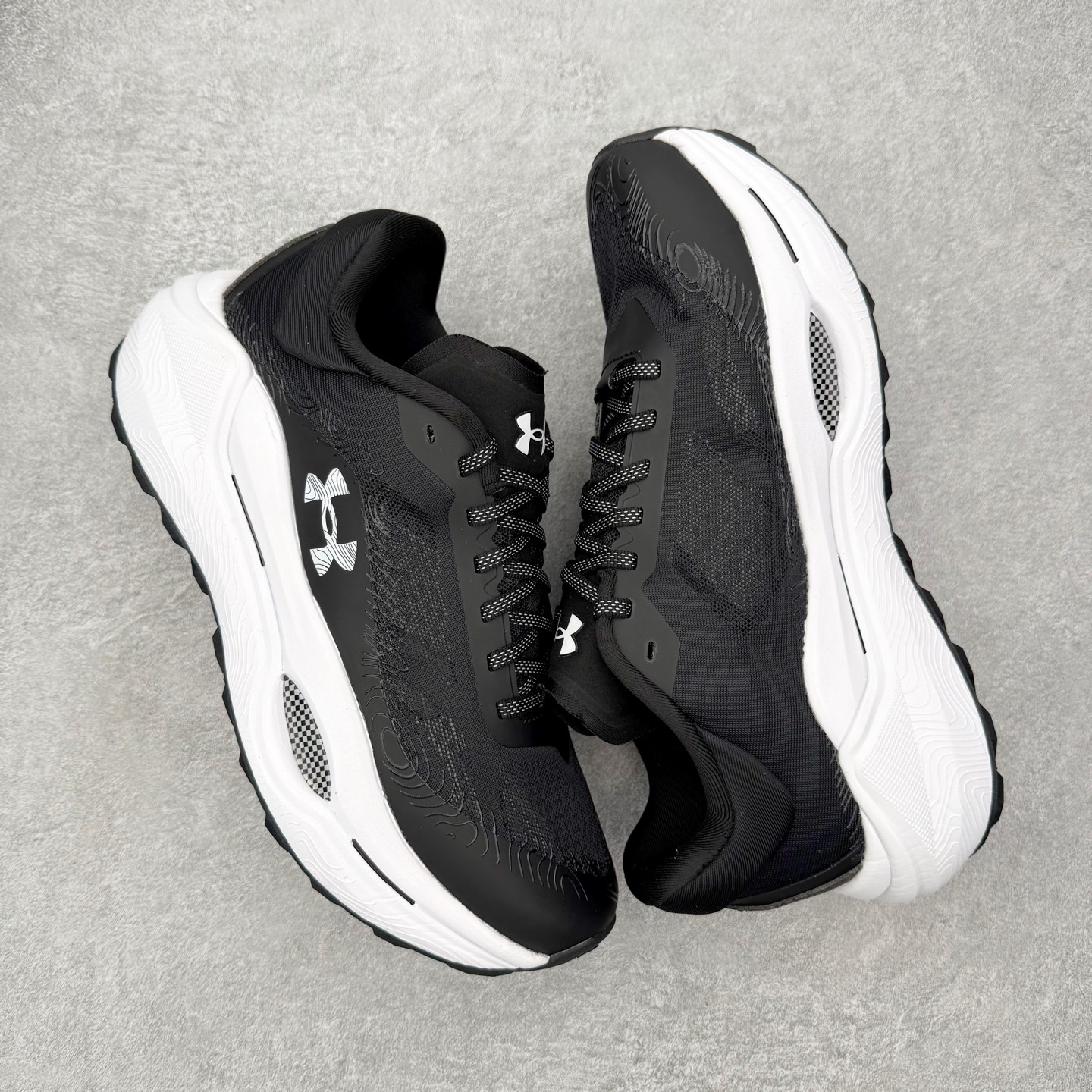 Under Armour UA安德玛户外运动舒适越野潮流耐磨防滑减震登山徒步鞋 品牌故事 Under A