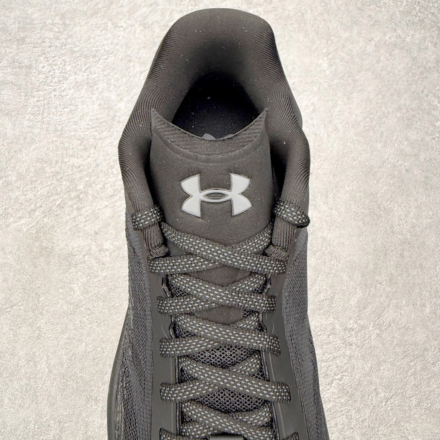 Under Armour UA安德玛户外运动舒适越野潮流耐磨防滑减震登山徒步鞋 品牌故事 Under A