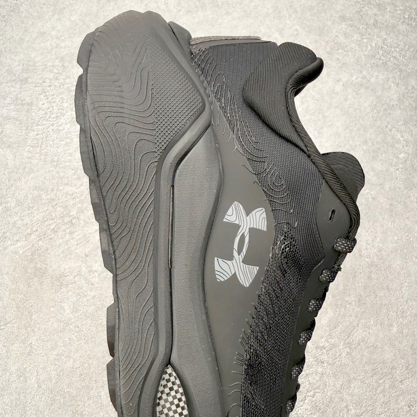 Under Armour UA安德玛户外运动舒适越野潮流耐磨防滑减震登山徒步鞋 品牌故事 Under A