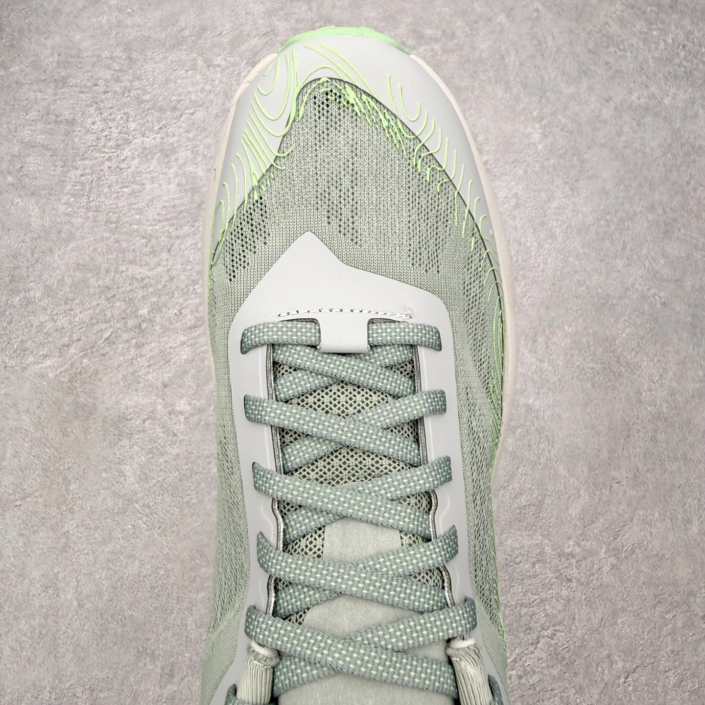 Under Armour UA安德玛户外运动舒适越野潮流耐磨防滑减震登山徒步鞋 品牌故事 Under A