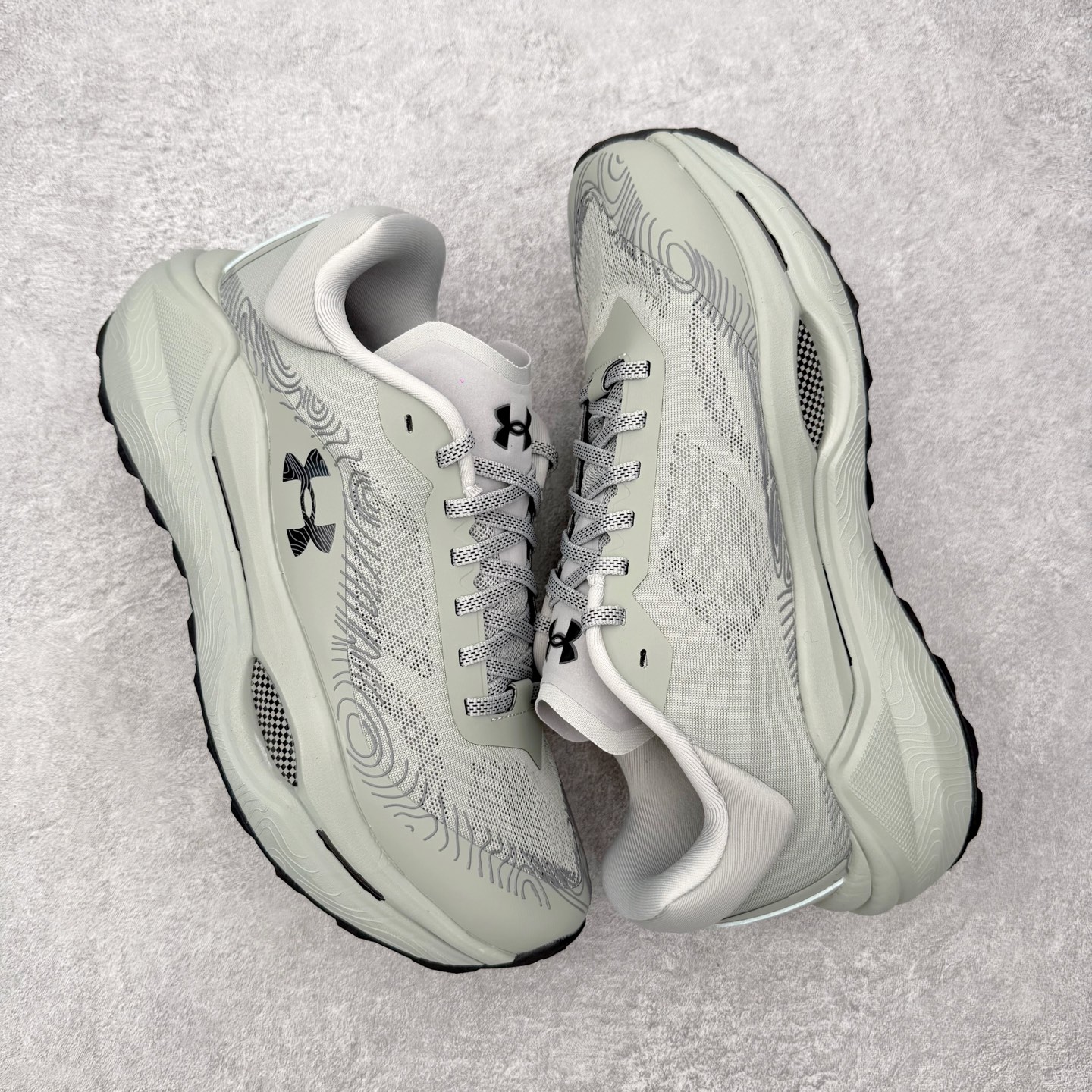 Under Armour UA安德玛户外运动舒适越野潮流耐磨防滑减震登山徒步鞋 品牌故事 Under A