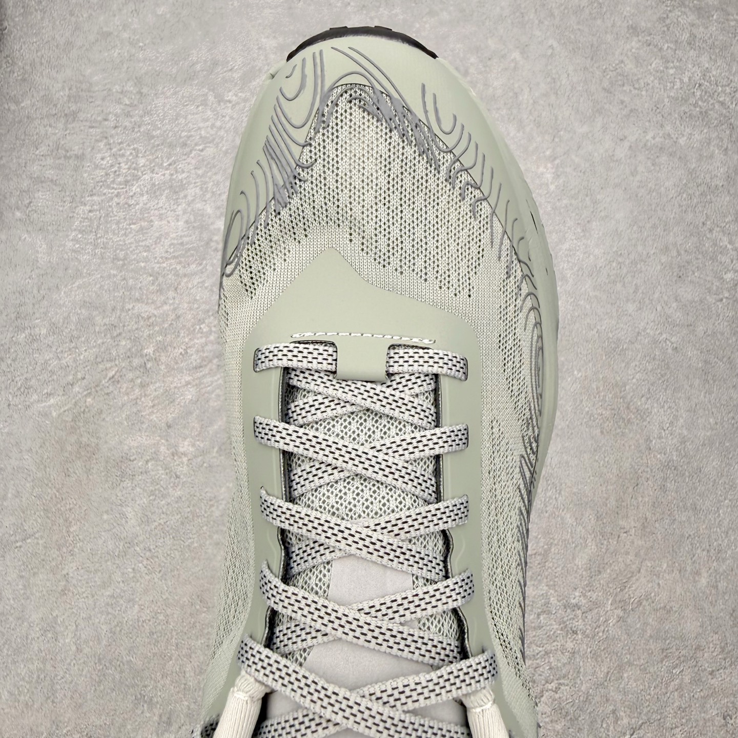 Under Armour UA安德玛户外运动舒适越野潮流耐磨防滑减震登山徒步鞋 品牌故事 Under A