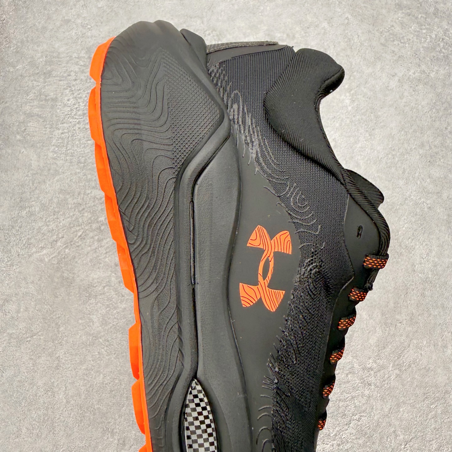 Under Armour UA安德玛户外运动舒适越野潮流耐磨防滑减震登山徒步鞋 品牌故事 Under A