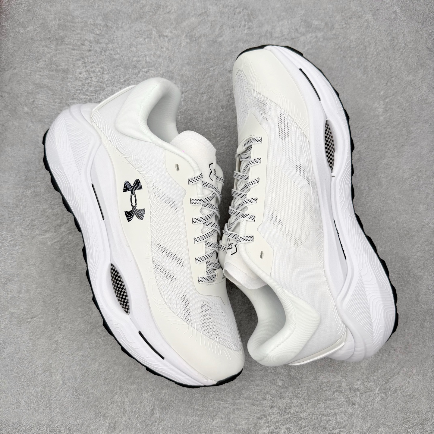 Under Armour UA安德玛户外运动舒适越野潮流耐磨防滑减震登山徒步鞋 品牌故事 Under A
