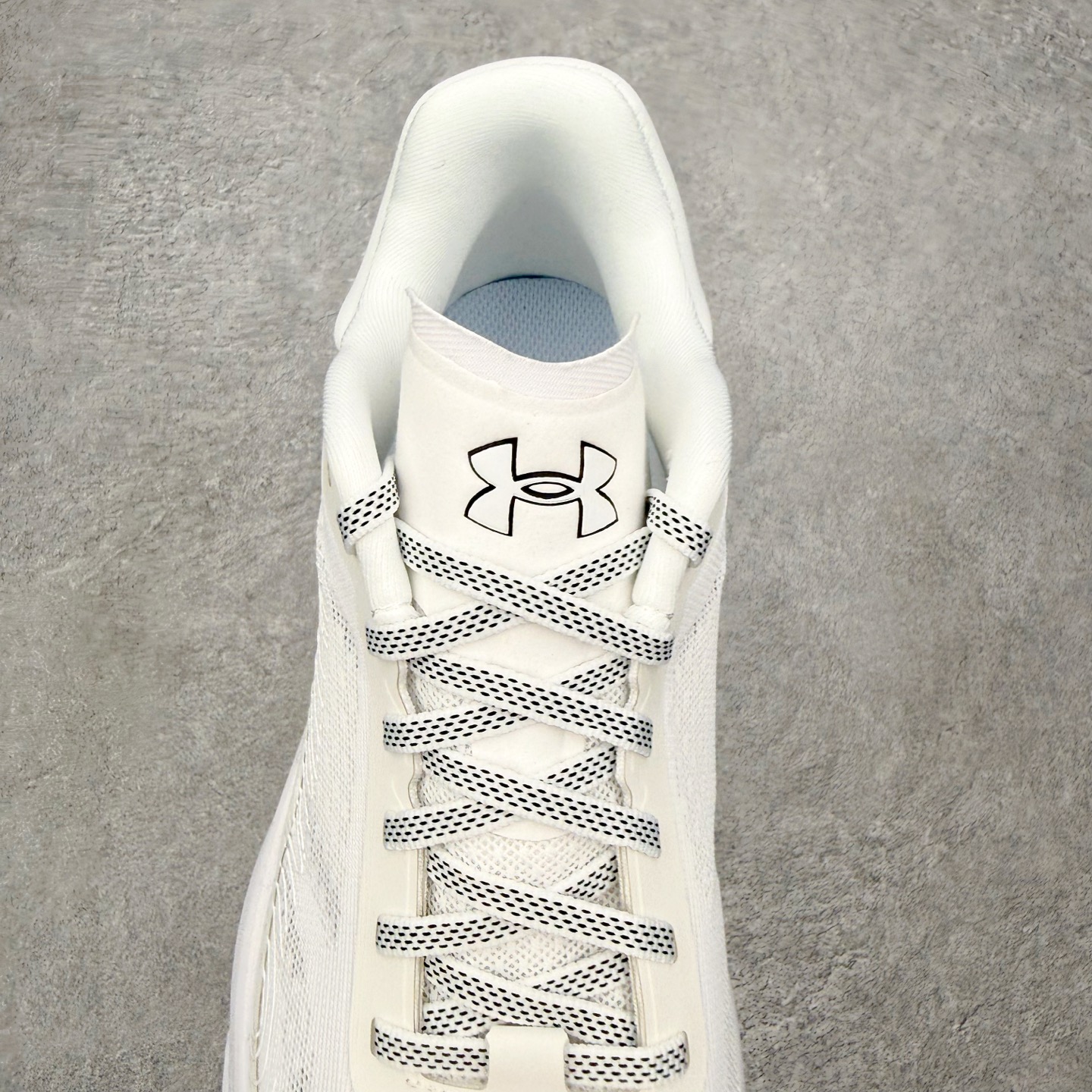 Under Armour UA安德玛户外运动舒适越野潮流耐磨防滑减震登山徒步鞋 品牌故事 Under A