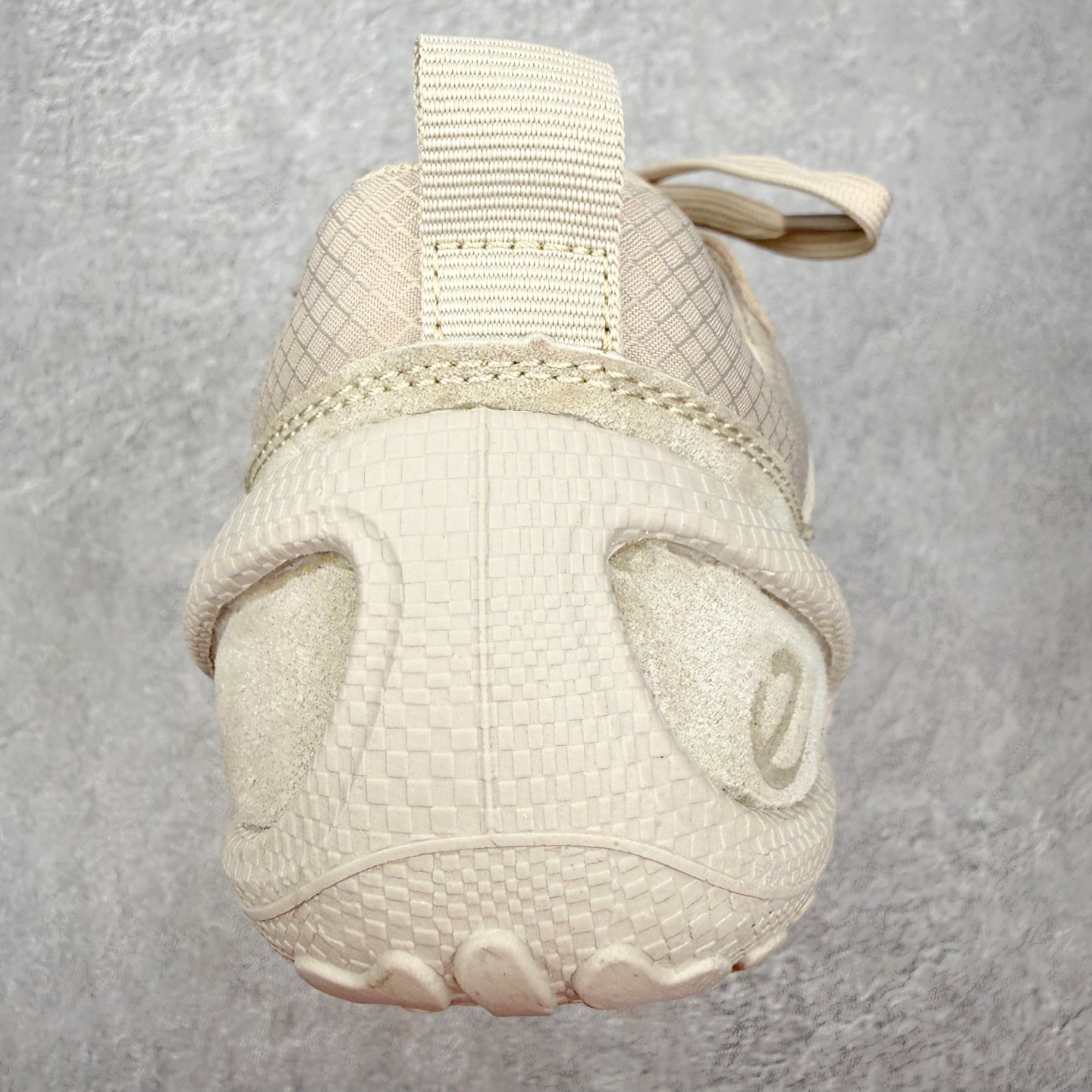 ecco爱步 BIOM LITE W 25秋舒适百搭时尚气质低帮生活休闲鞋 ECCO以三大核心特征为依托