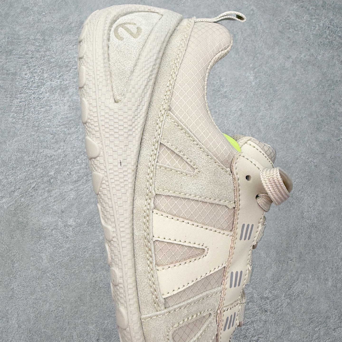 ecco爱步 BIOM LITE W 25秋舒适百搭时尚气质低帮生活休闲鞋 ECCO以三大核心特征为依托