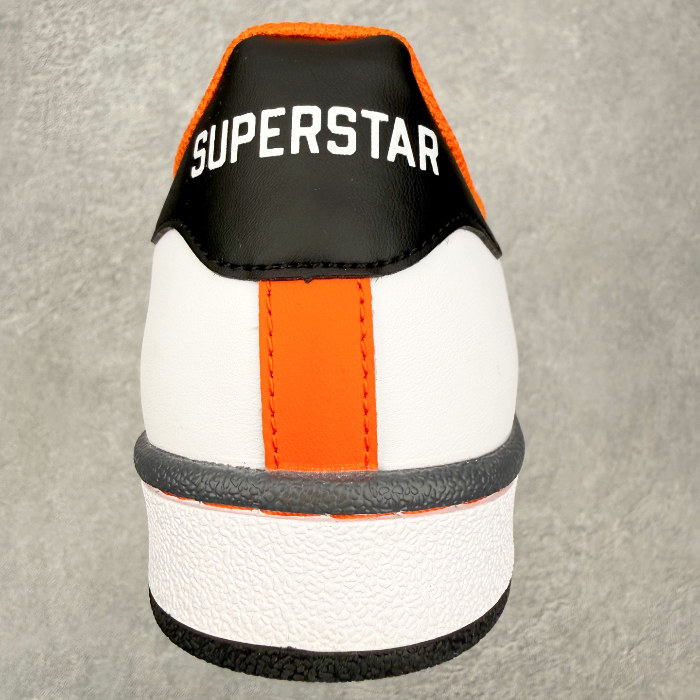 ＃HP虎扑清仓套现‼️AD Originals Superstar 经典复古贝壳头板鞋 圈内知名大厂出品