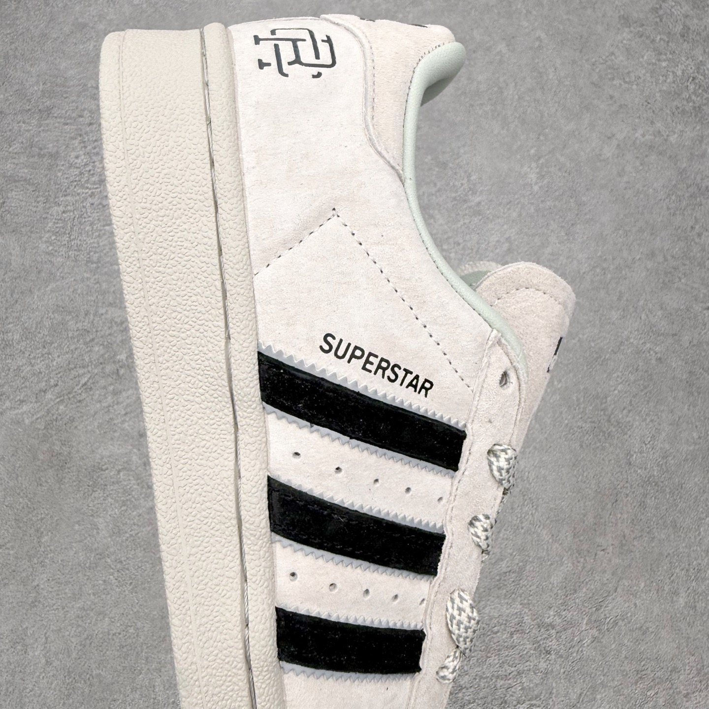 ＃HP虎扑清仓套现‼️AD Originals Superstar 经典复古贝壳头板鞋 圈内知名大厂出品