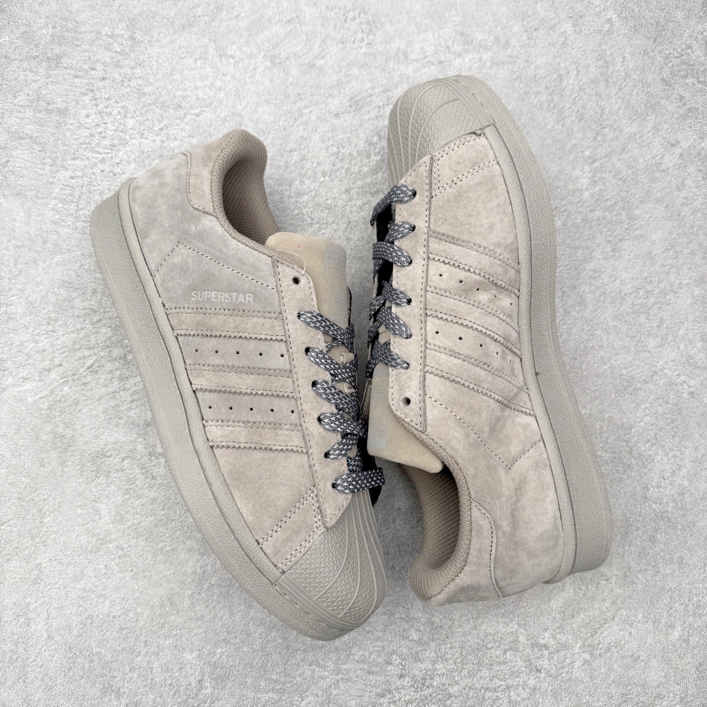 ＃HP虎扑清仓套现‼️AD Originals Superstar 经典复古贝壳头板鞋 圈内知名大厂出品
