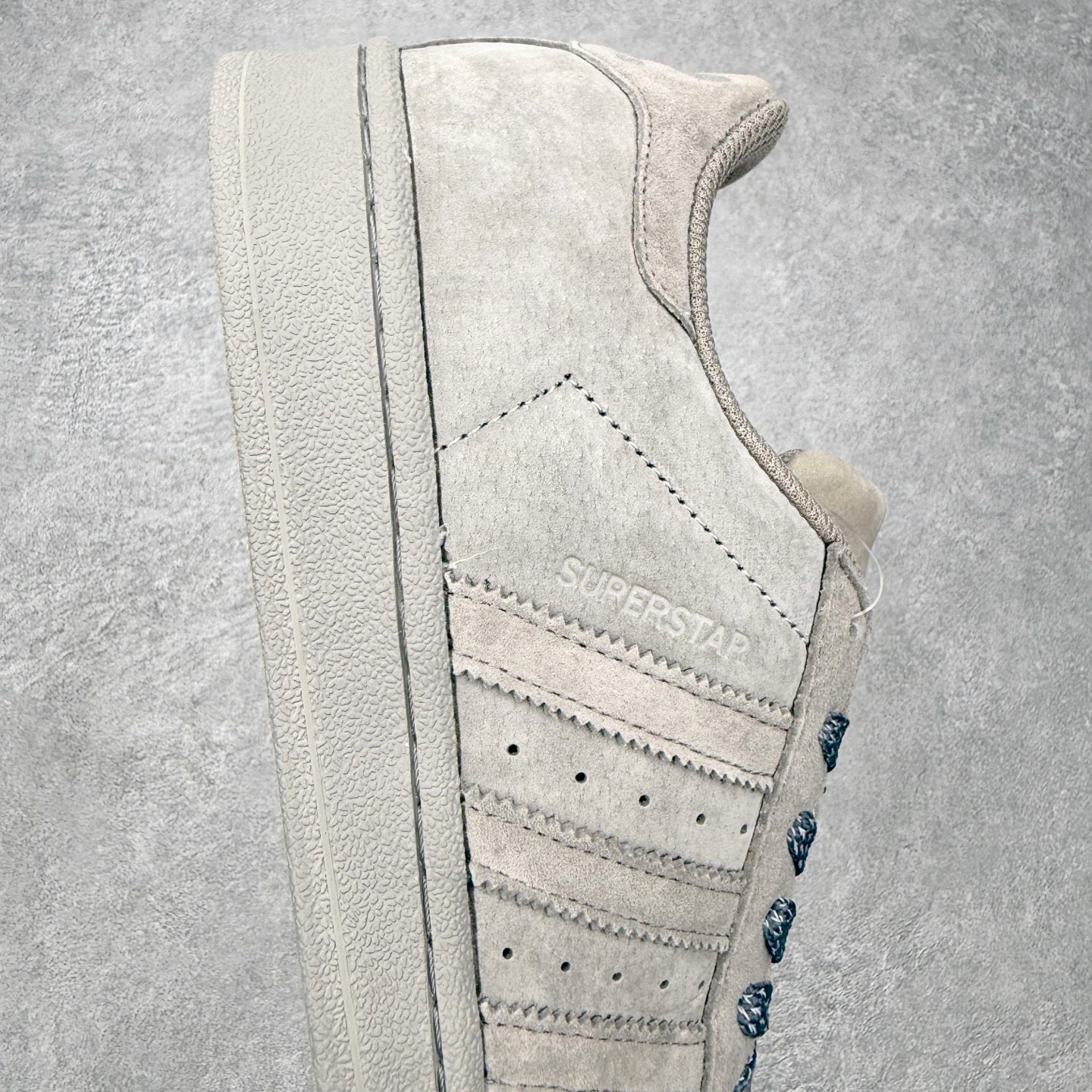 ＃HP虎扑清仓套现‼️AD Originals Superstar 经典复古贝壳头板鞋 圈内知名大厂出品