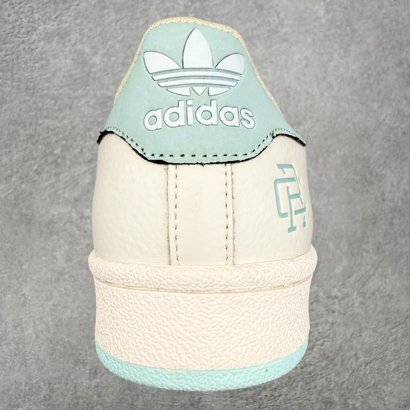 ＃HP虎扑清仓套现‼️AD Originals Superstar 经典复古贝壳头板鞋 圈内知名大厂出品