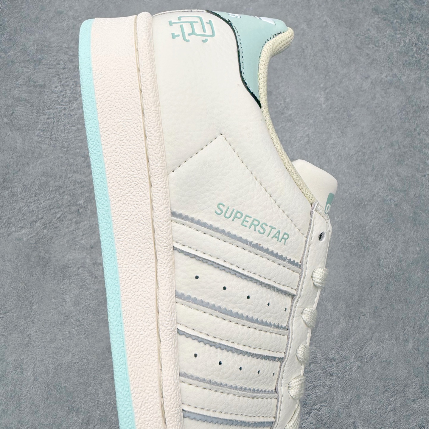 ＃HP虎扑清仓套现‼️AD Originals Superstar 经典复古贝壳头板鞋 圈内知名大厂出品