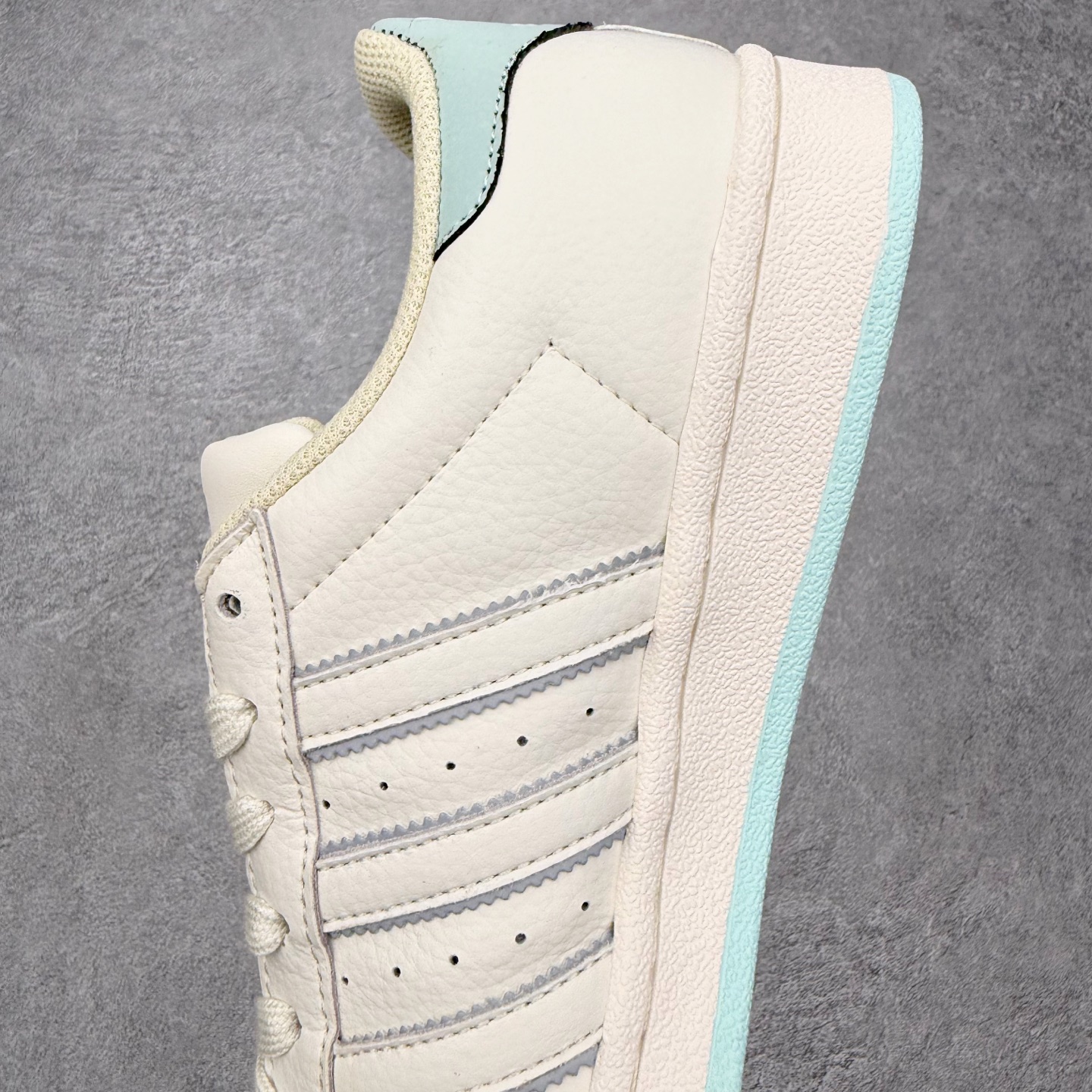 ＃HP虎扑清仓套现‼️AD Originals Superstar 经典复古贝壳头板鞋 圈内知名大厂出品