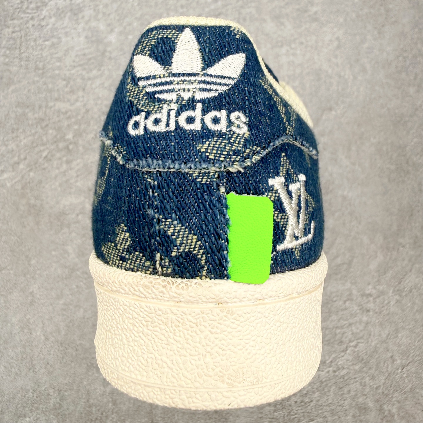 ＃HP虎扑清仓套现‼️AD Originals Superstar 经典复古贝壳头板鞋 圈内知名大厂出品