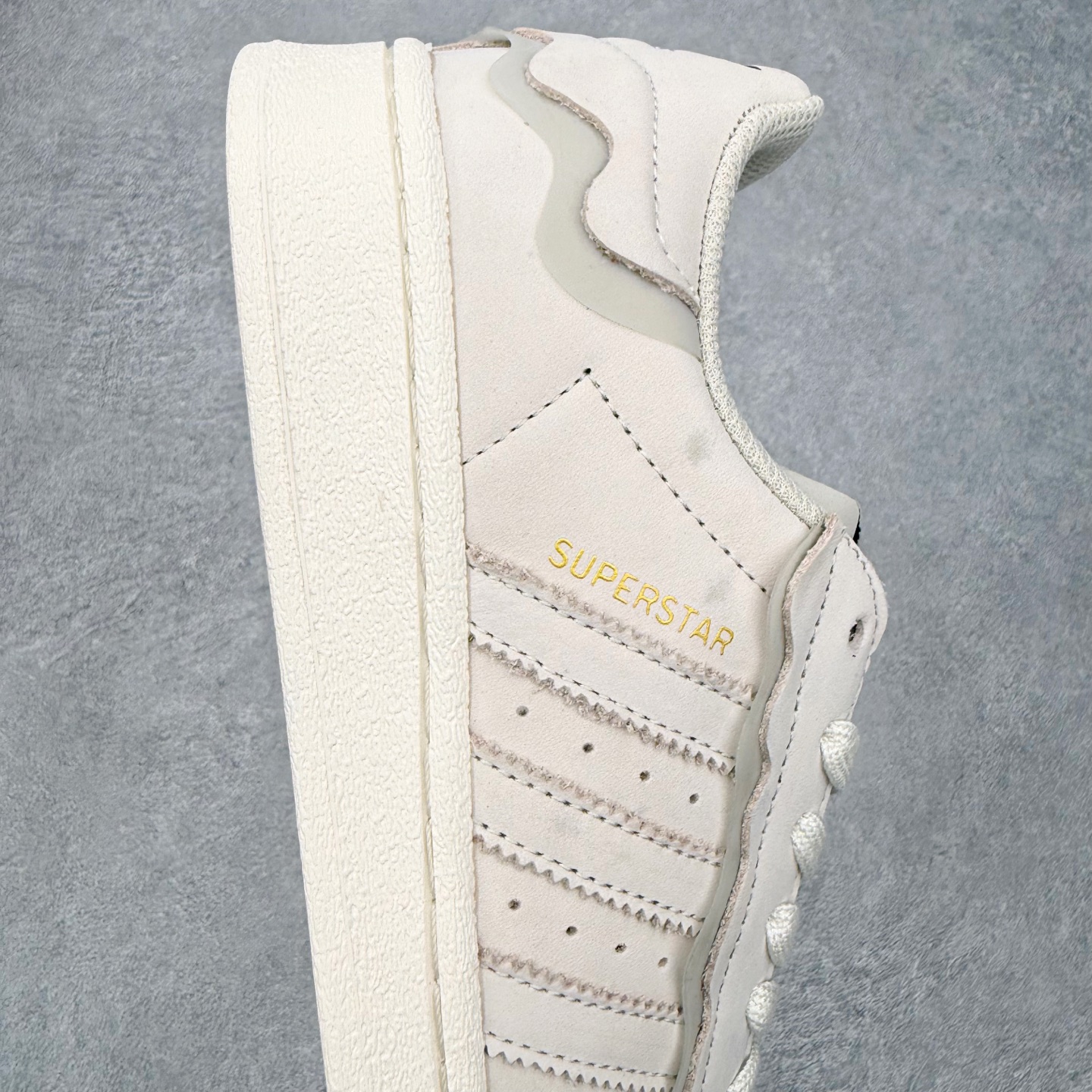 ＃HP虎扑清仓套现‼️AD Originals Superstar 经典复古贝壳头板鞋 圈内知名大厂出品