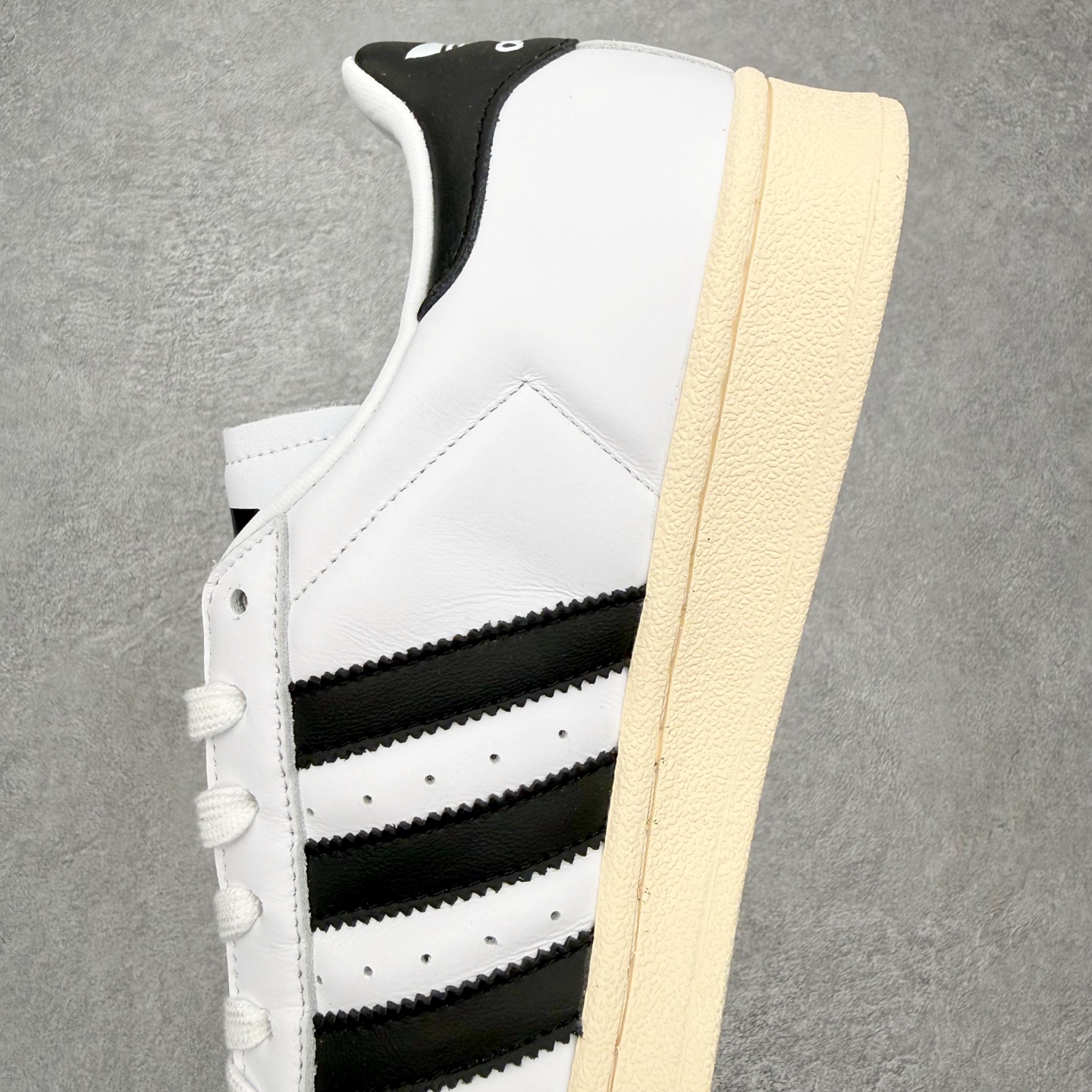 ＃HP虎扑清仓套现‼️AD Originals Superstar 经典复古贝壳头板鞋 圈内知名大厂出品