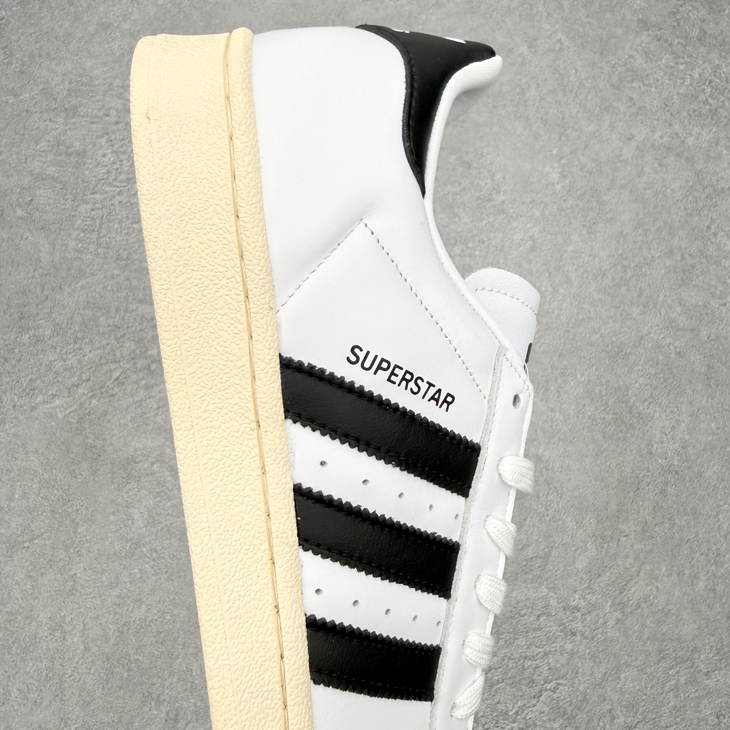 ＃HP虎扑清仓套现‼️AD Originals Superstar 经典复古贝壳头板鞋 圈内知名大厂出品