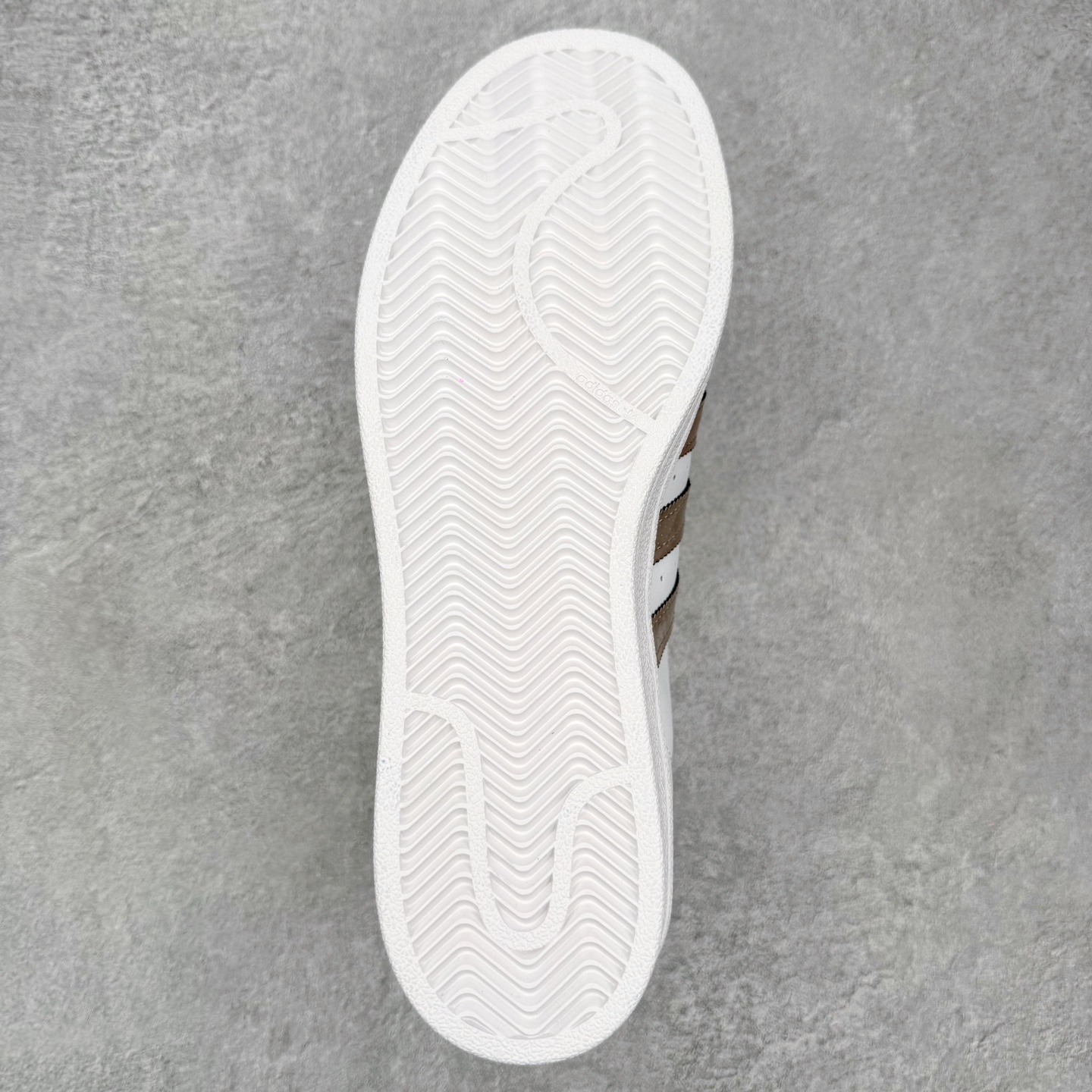 ＃HP虎扑清仓套现‼️AD Originals Superstar 经典复古贝壳头板鞋 圈内知名大厂出品