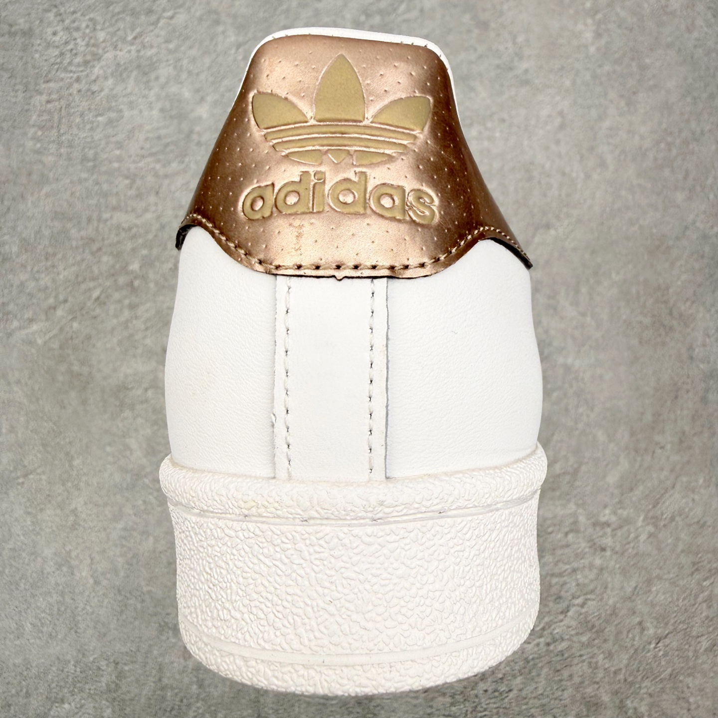 ＃HP虎扑清仓套现‼️AD Originals Superstar 经典复古贝壳头板鞋 圈内知名大厂出品