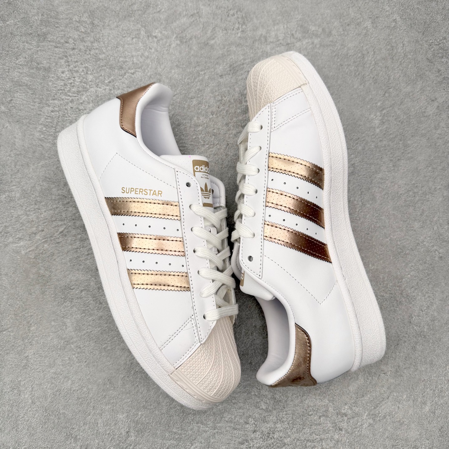 ＃HP虎扑清仓套现‼️AD Originals Superstar 经典复古贝壳头板鞋 圈内知名大厂出品