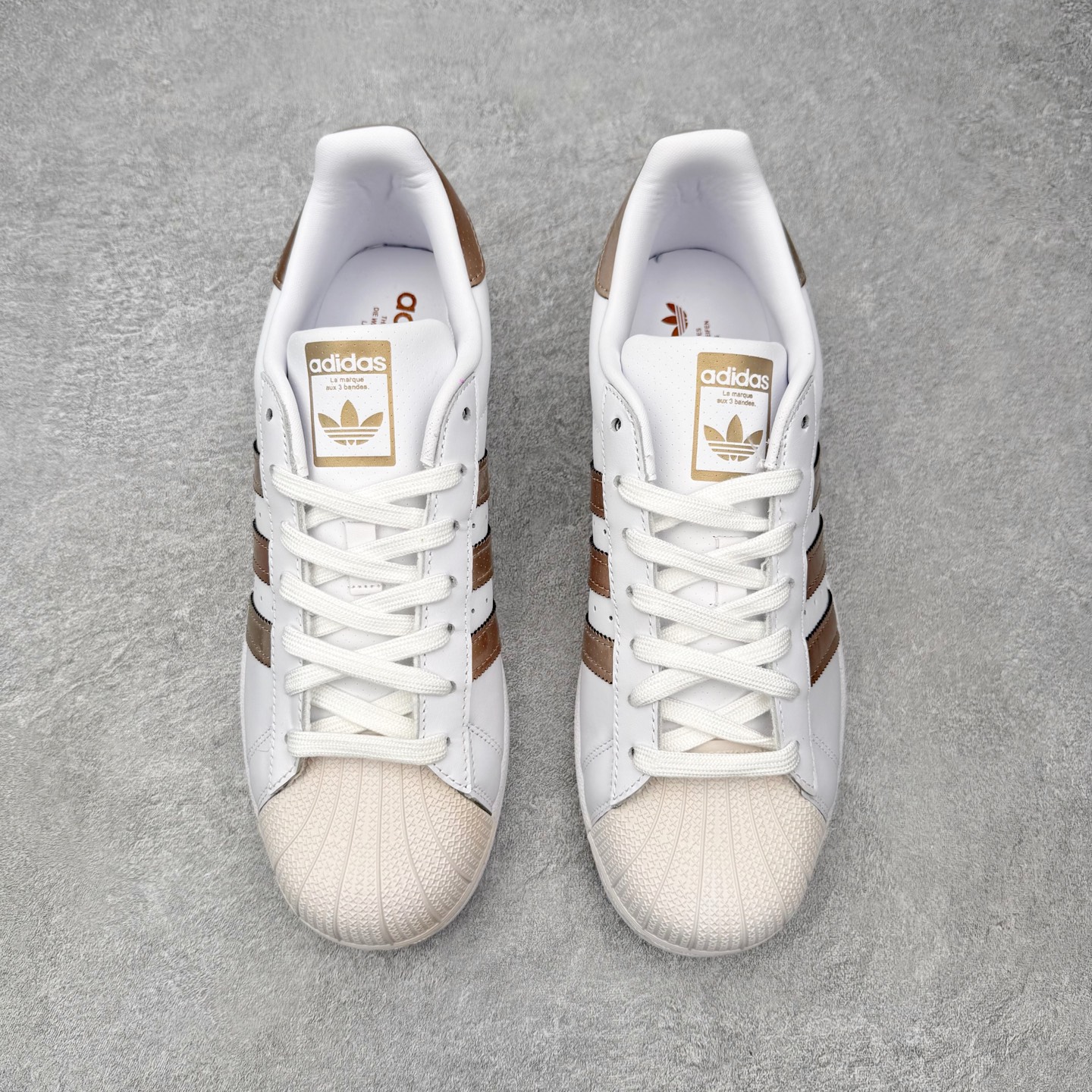 ＃HP虎扑清仓套现‼️AD Originals Superstar 经典复古贝壳头板鞋 圈内知名大厂出品