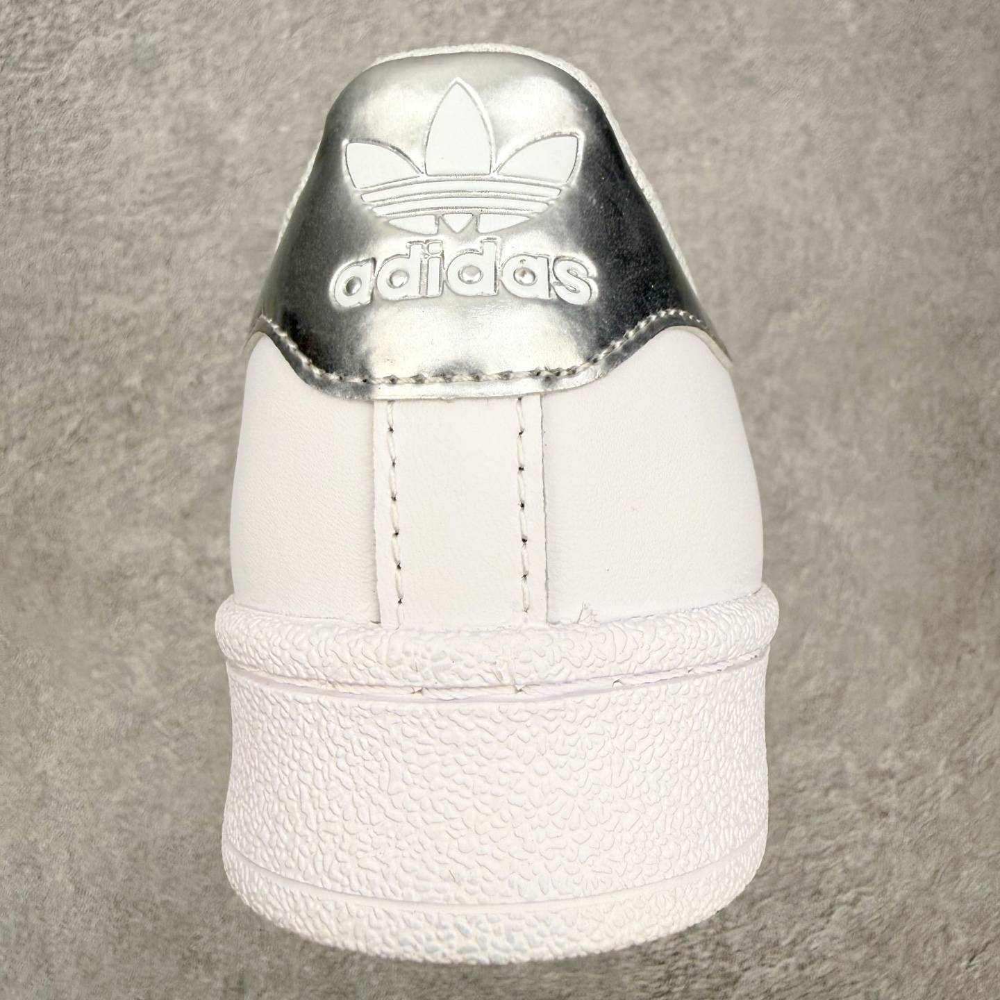 ＃HP虎扑清仓套现‼️AD Originals Superstar 经典复古贝壳头板鞋 圈内知名大厂出品
