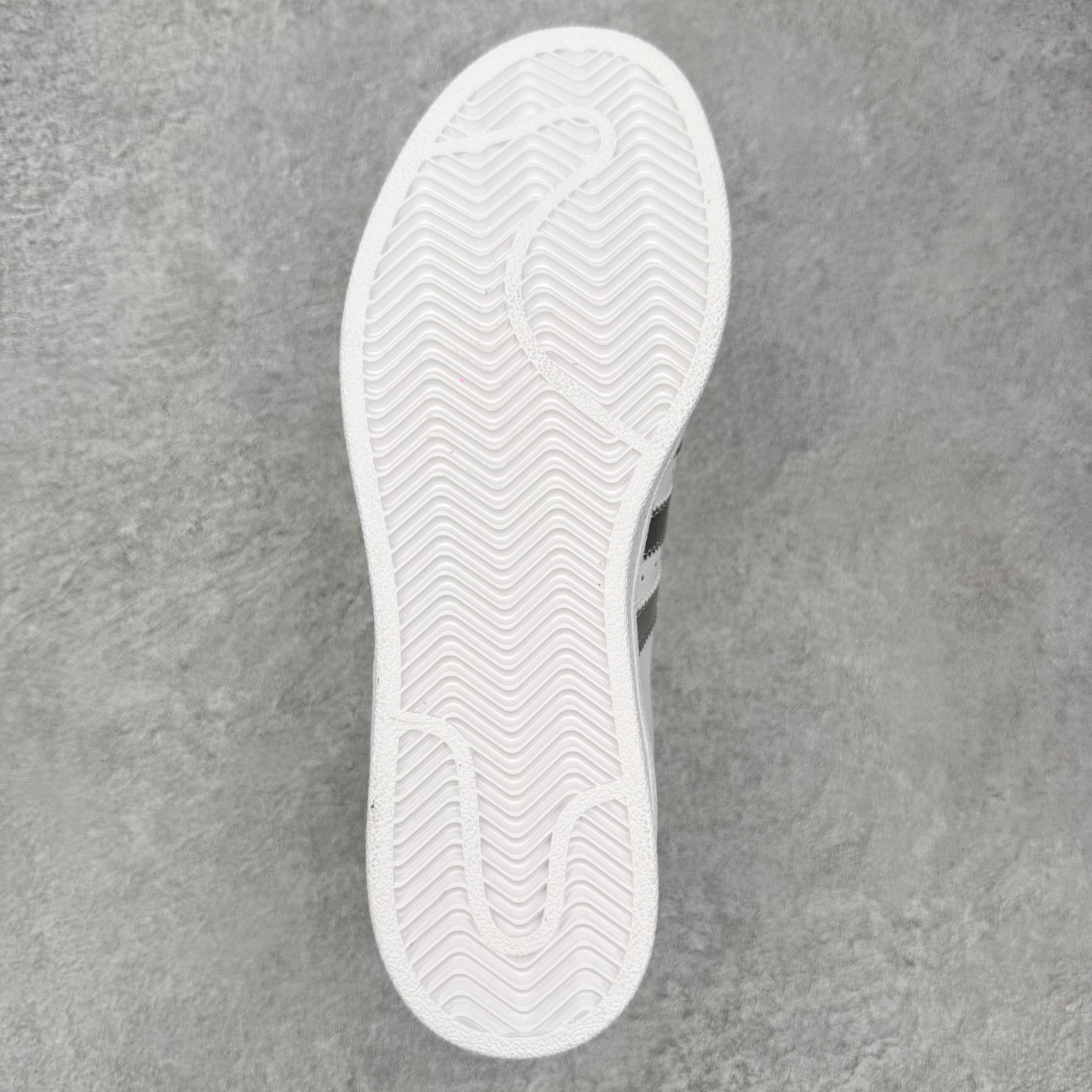 ＃HP虎扑清仓套现‼️AD Originals Superstar 经典复古贝壳头板鞋 圈内知名大厂出品