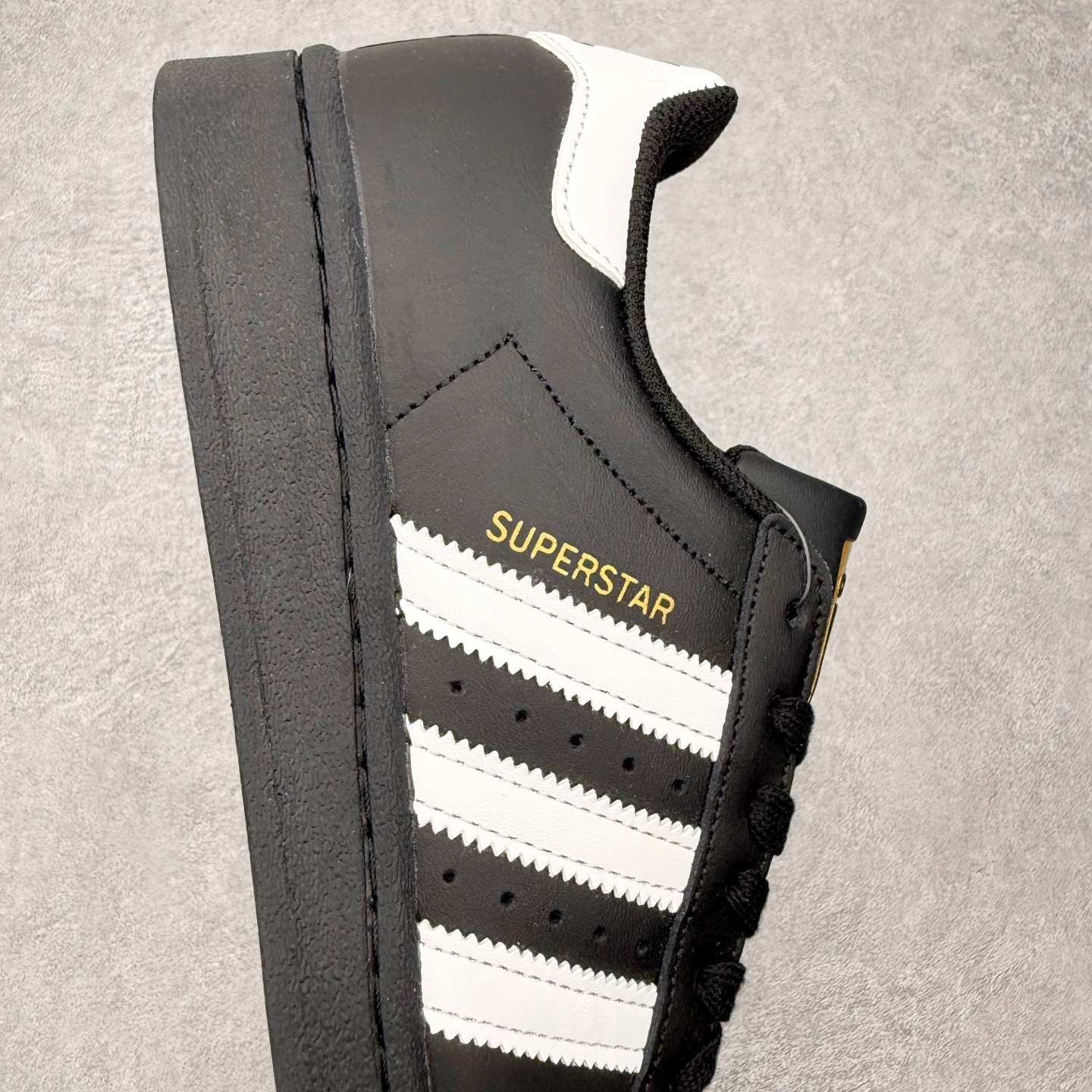 ＃HP虎扑清仓套现‼️AD Originals Superstar 经典复古贝壳头板鞋 圈内知名大厂出品