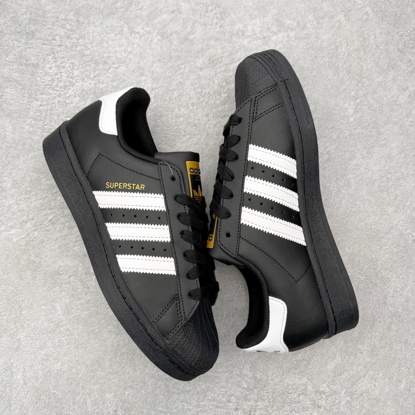 ＃HP虎扑清仓套现‼️AD Originals Superstar 经典复古贝壳头板鞋 圈内知名大厂出品