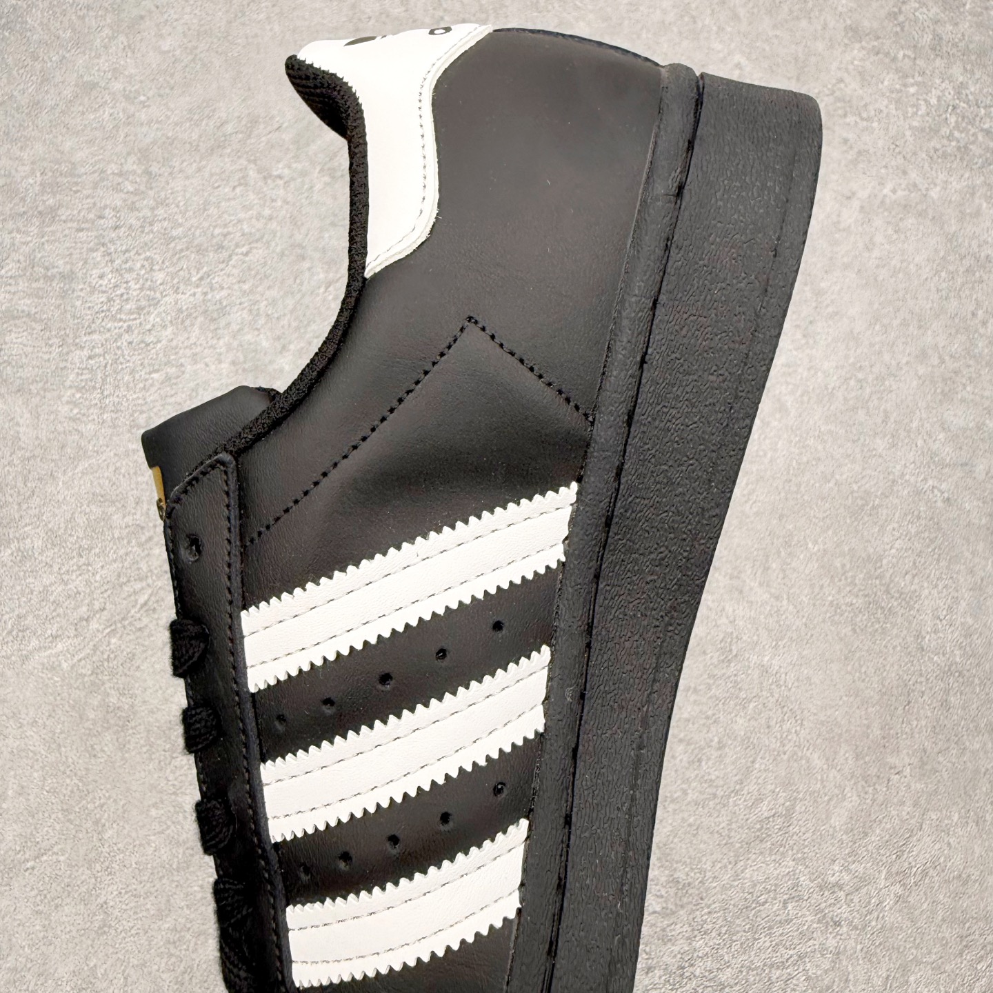 ＃HP虎扑清仓套现‼️AD Originals Superstar 经典复古贝壳头板鞋 圈内知名大厂出品