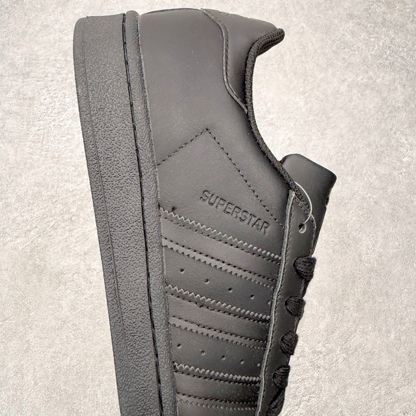 ＃HP虎扑清仓套现‼️AD Originals Superstar 经典复古贝壳头板鞋 圈内知名大厂出品