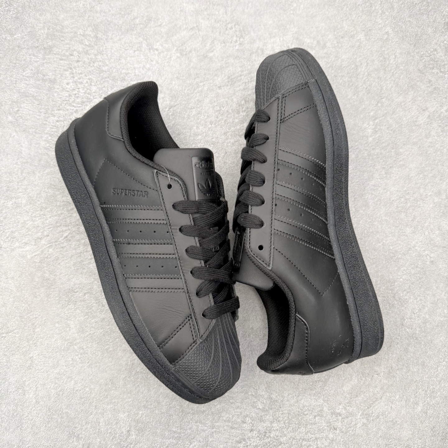 ＃HP虎扑清仓套现‼️AD Originals Superstar 经典复古贝壳头板鞋 圈内知名大厂出品