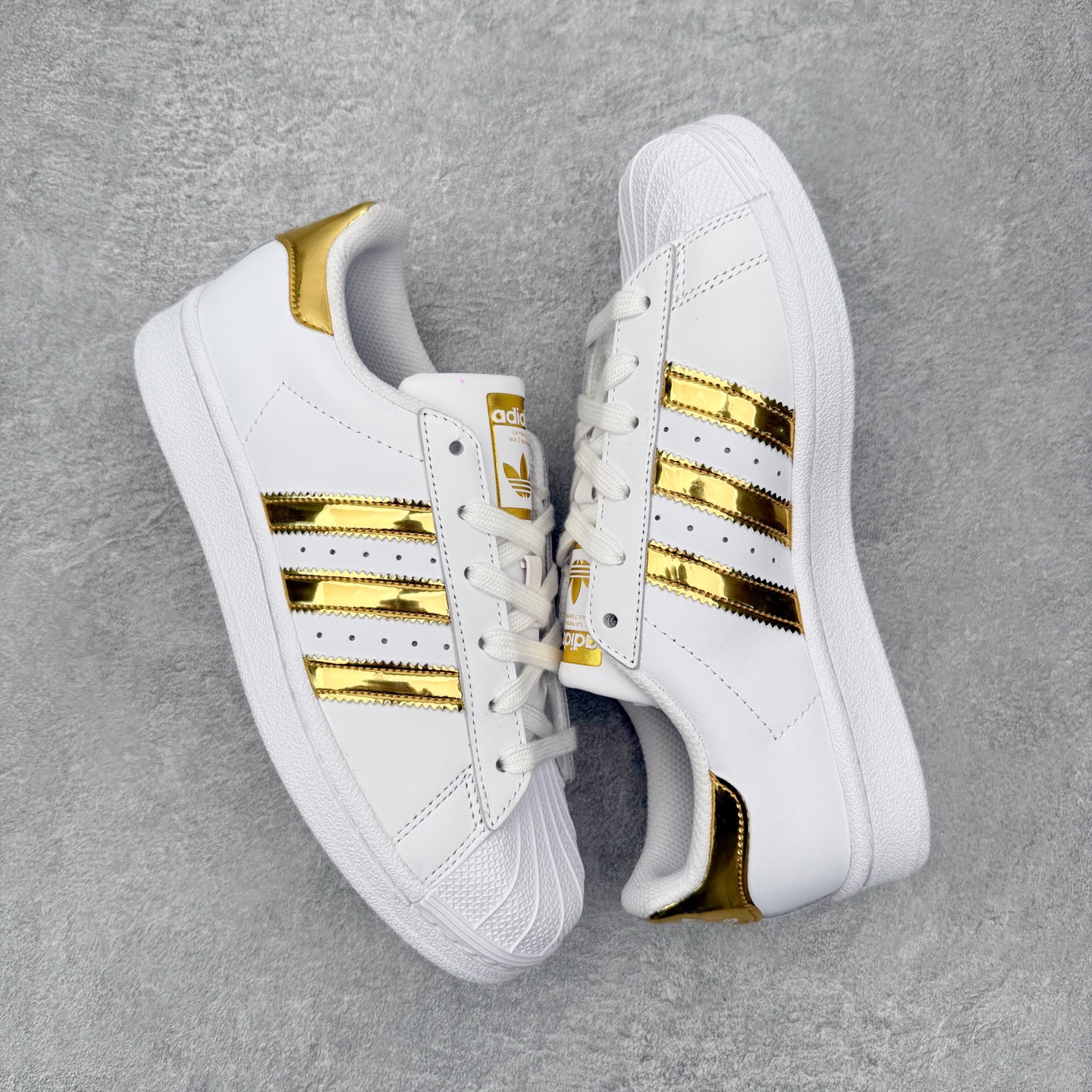 ＃HP虎扑清仓套现‼️AD Originals Superstar 经典复古贝壳头板鞋 圈内知名大厂出品