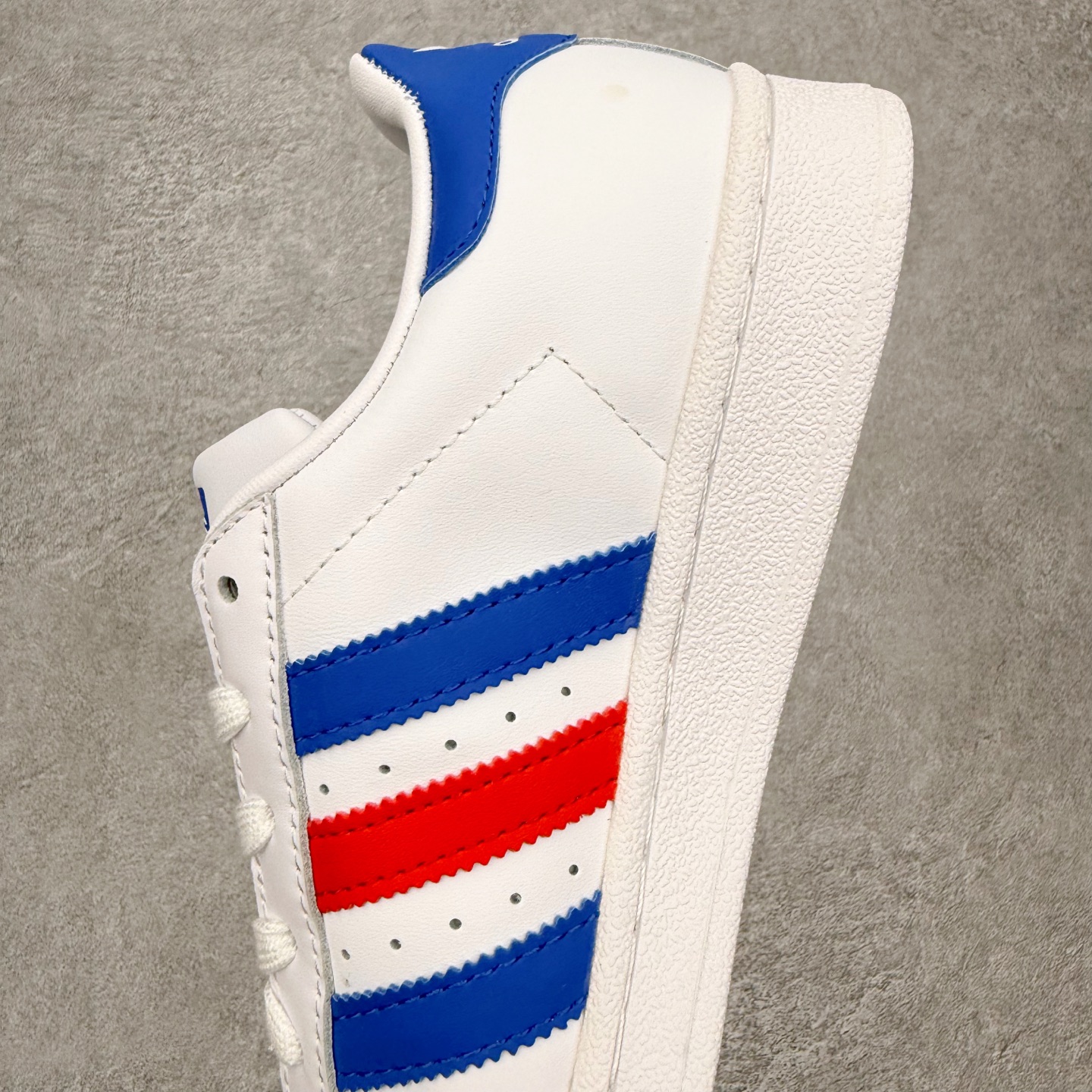 ＃HP虎扑清仓套现‼️AD Originals Superstar 经典复古贝壳头板鞋 圈内知名大厂出品
